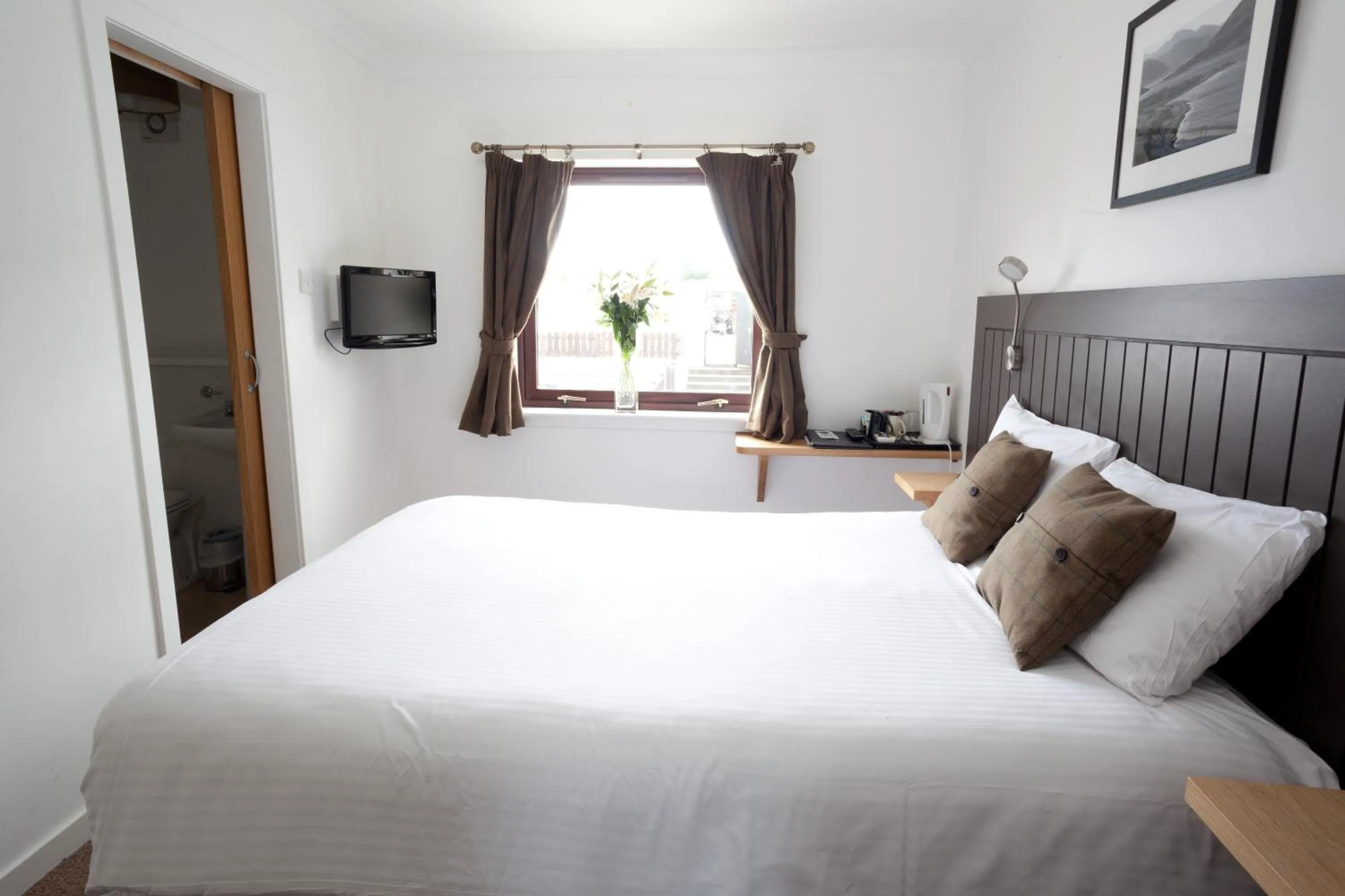 Bedroom, Bed in The Arch Inn