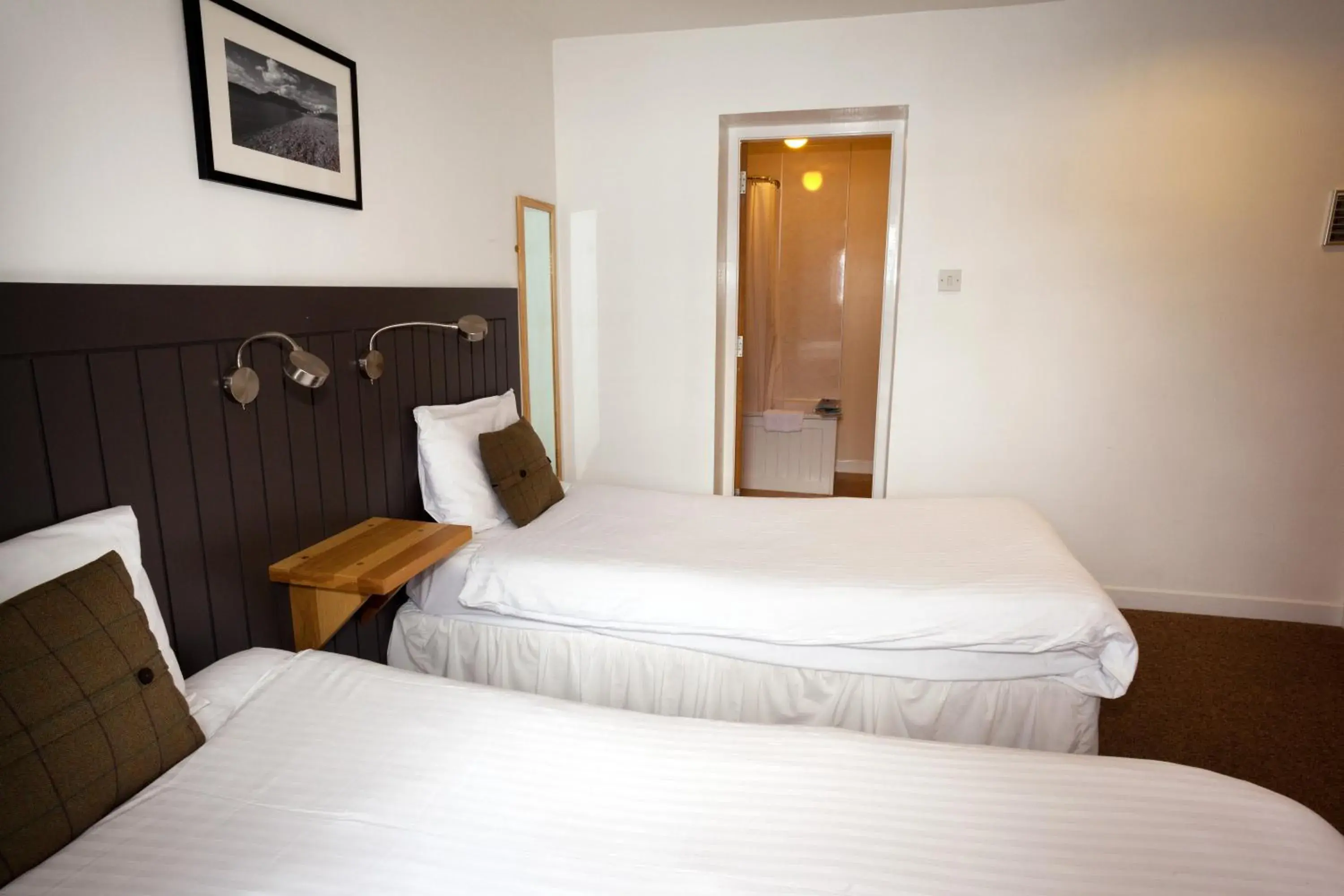 Twin Room with Sea View in The Arch Inn Twin Room with Sea View in The Arch Inn