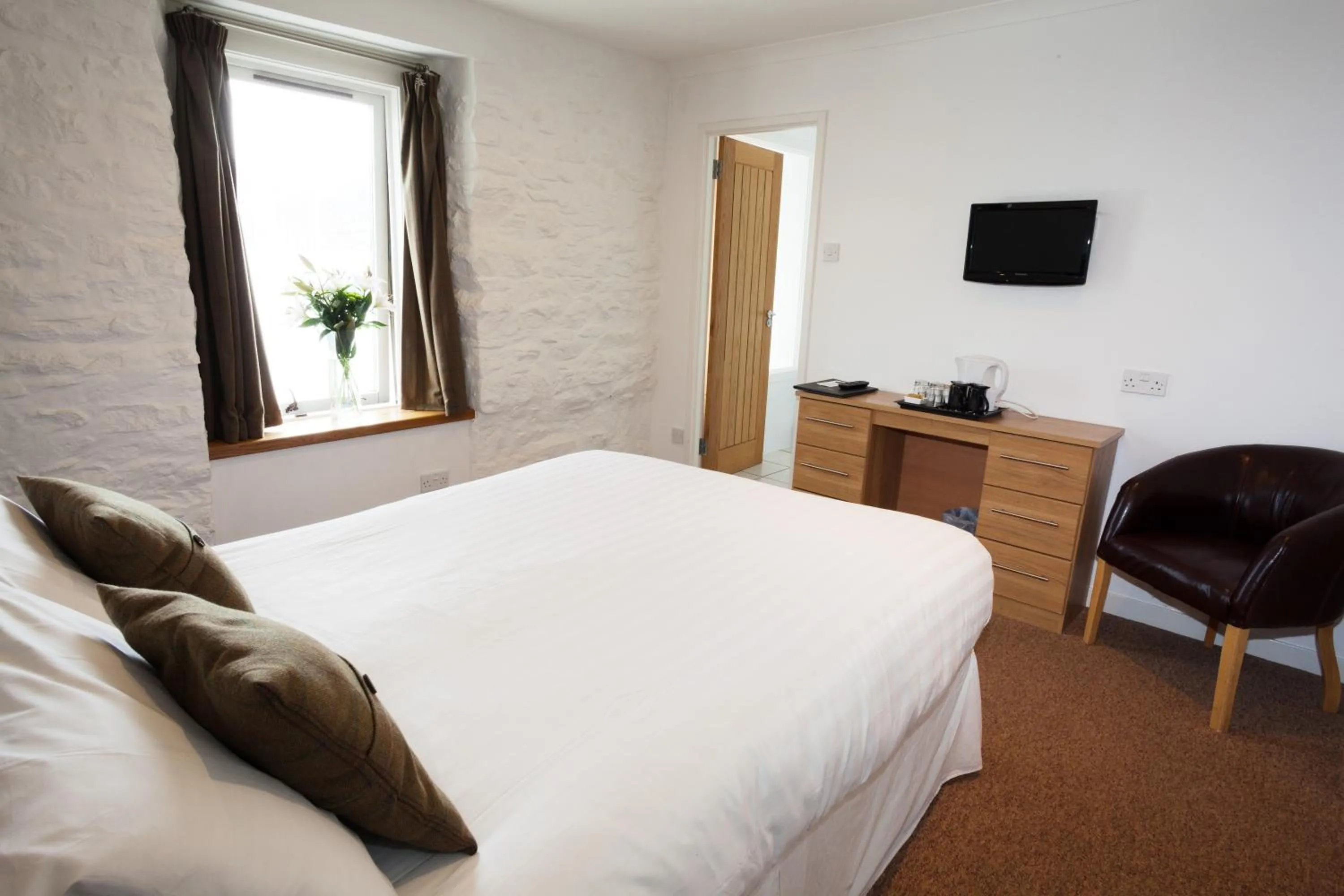 Bedroom, Bed in The Arch Inn