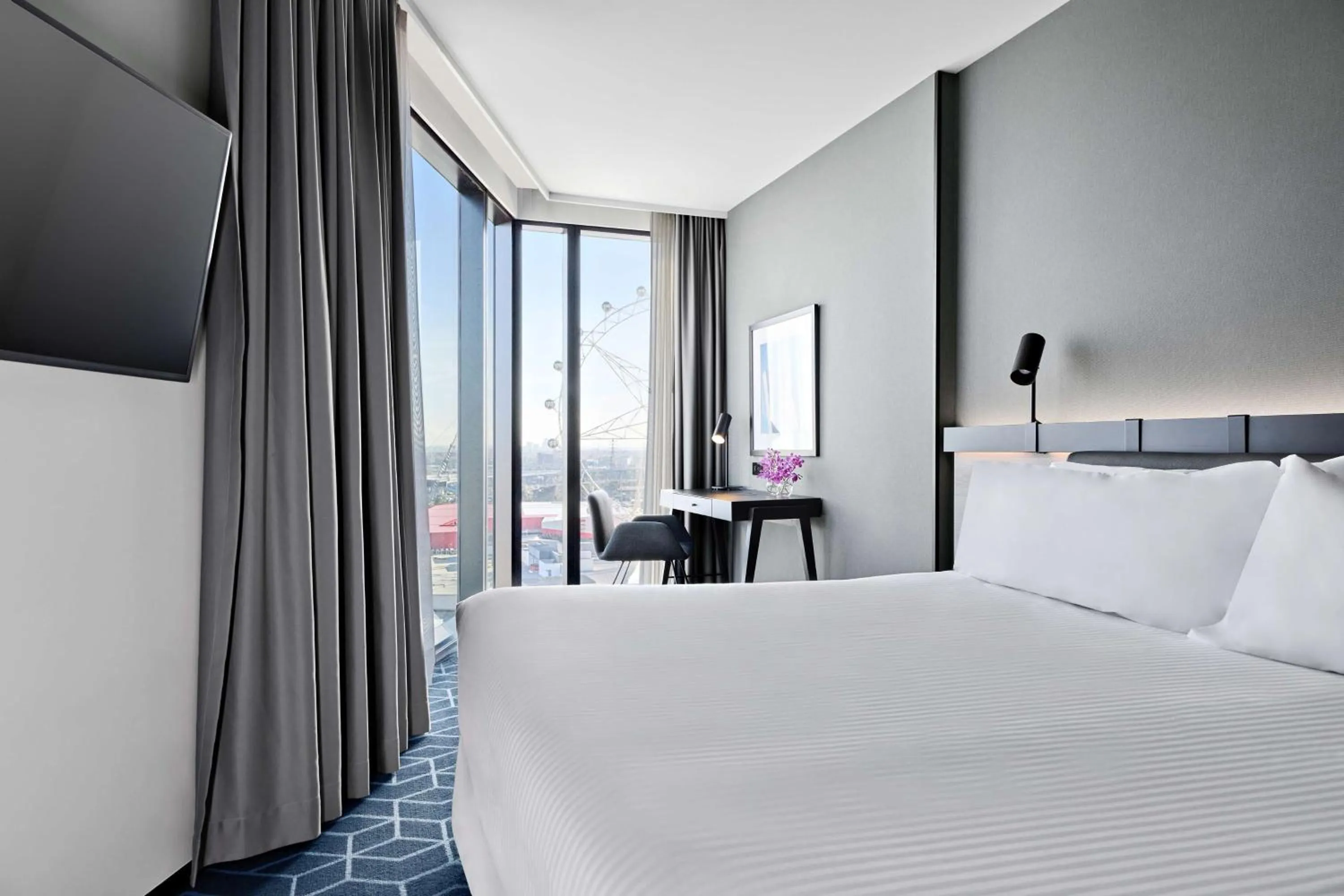 Bedroom, Bed in Four Points by Sheraton Melbourne Docklands