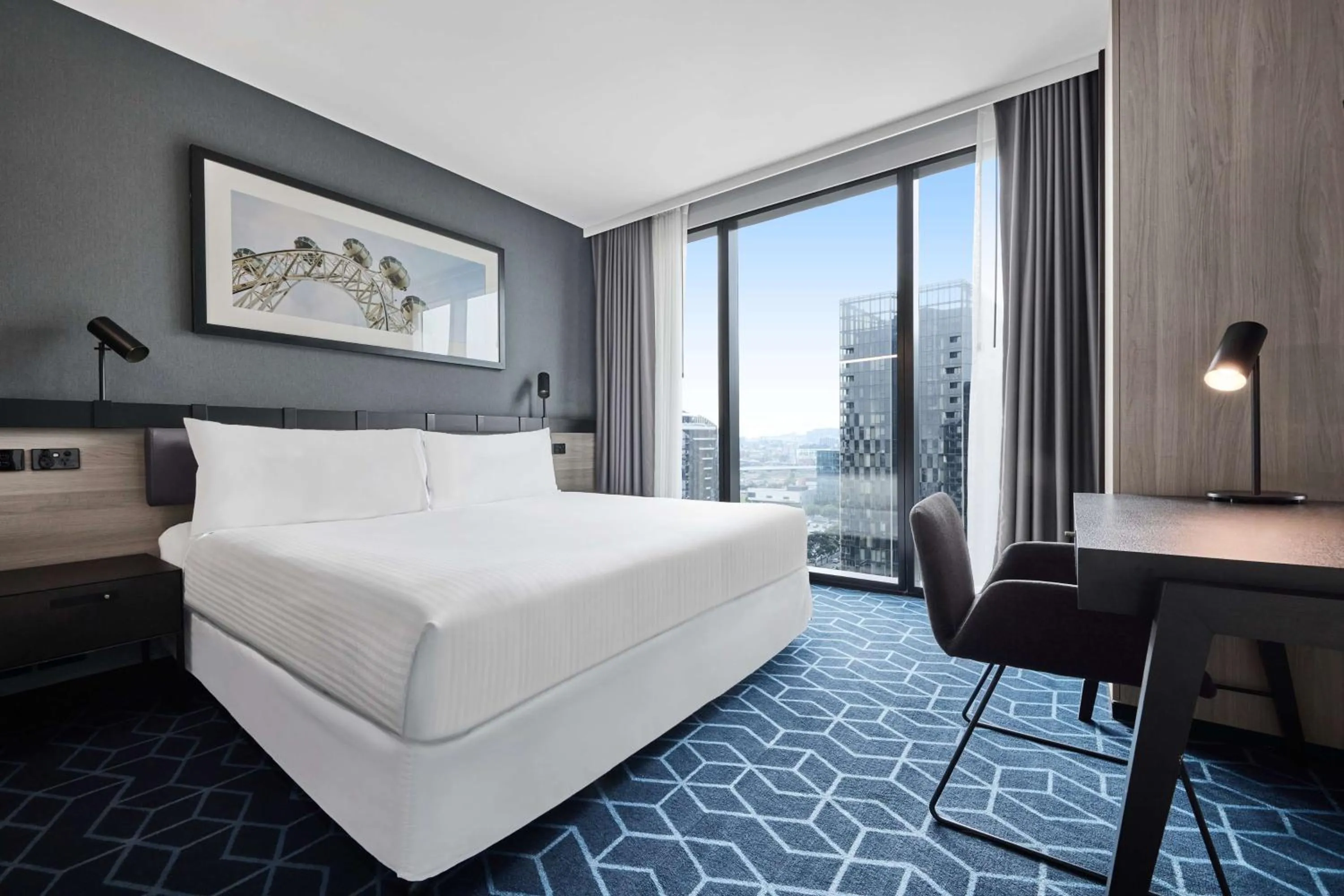 Bedroom, Bed in Four Points by Sheraton Melbourne Docklands