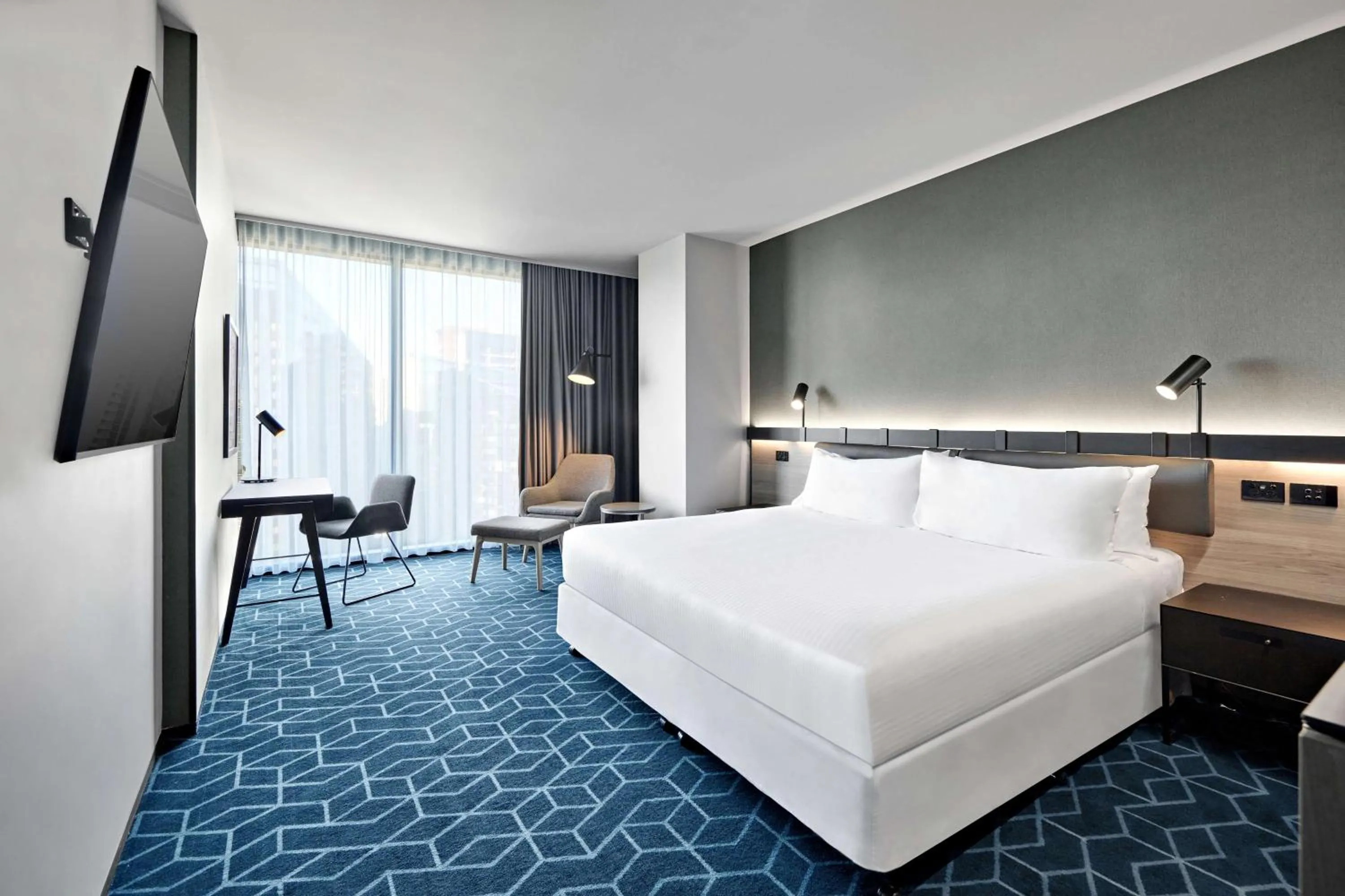 Bedroom, Bed in Four Points by Sheraton Melbourne Docklands
