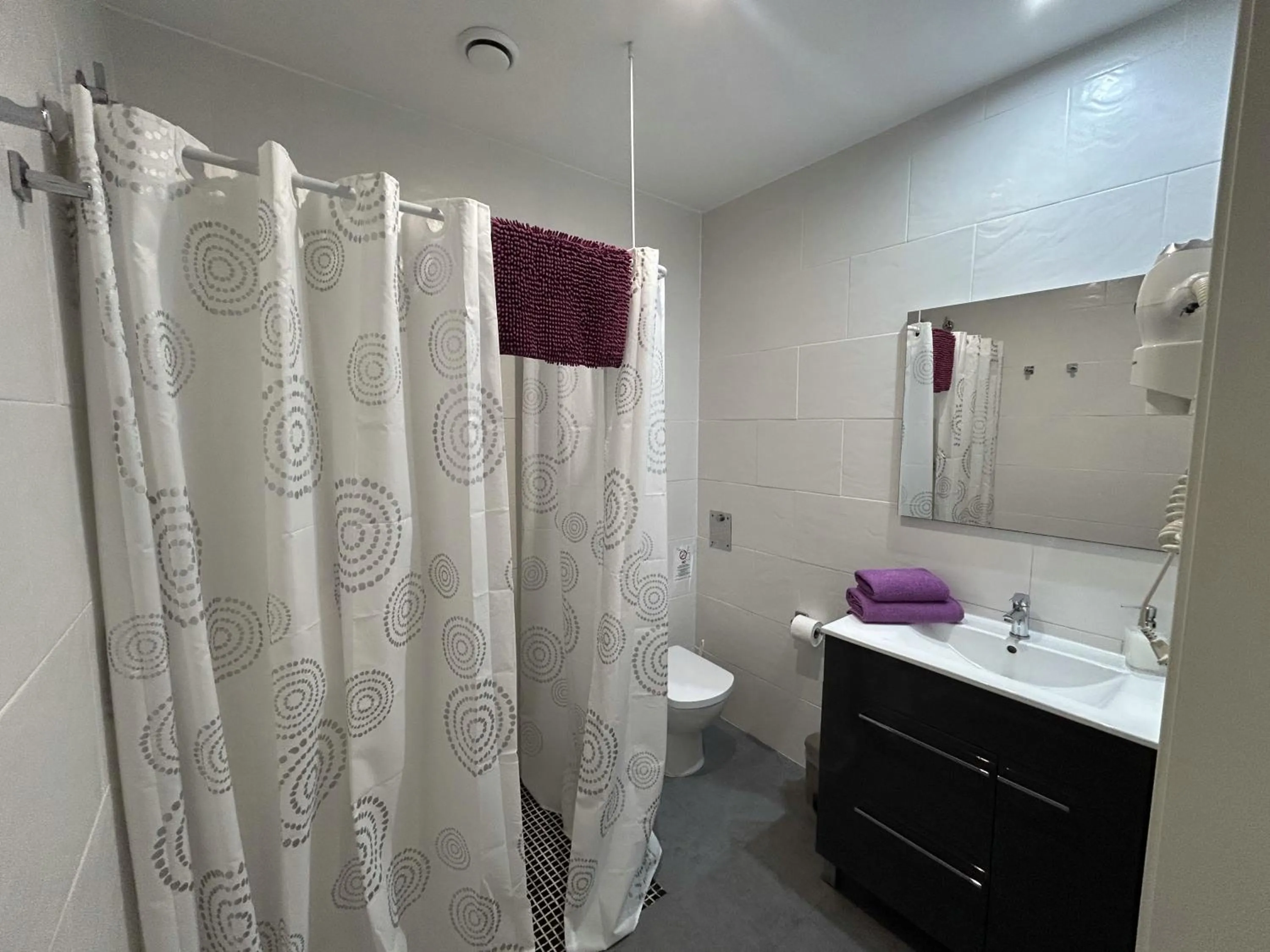 Shower in Apartahotel Baldiri