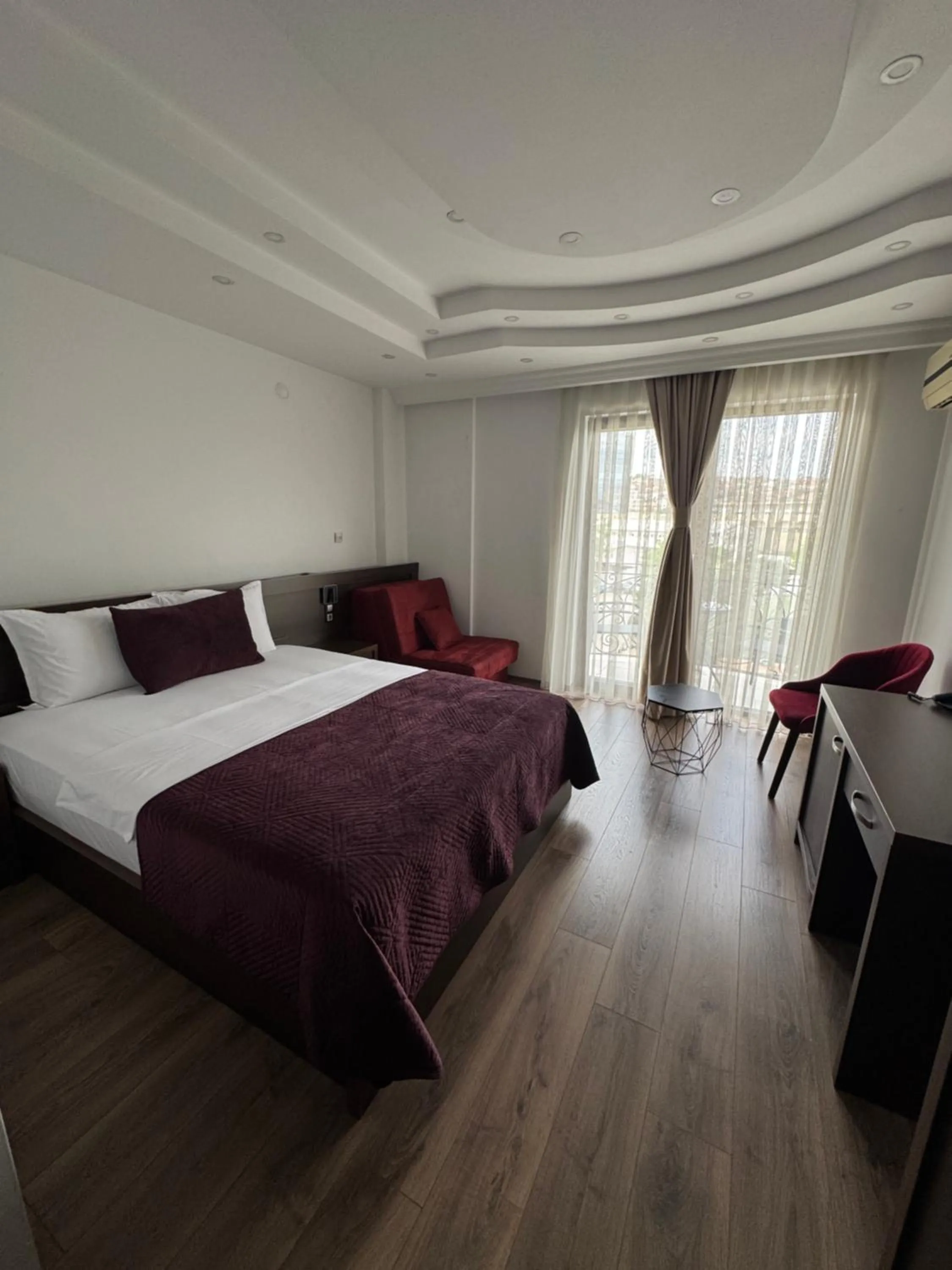 Photo of the whole room, Bed in Hotel Real