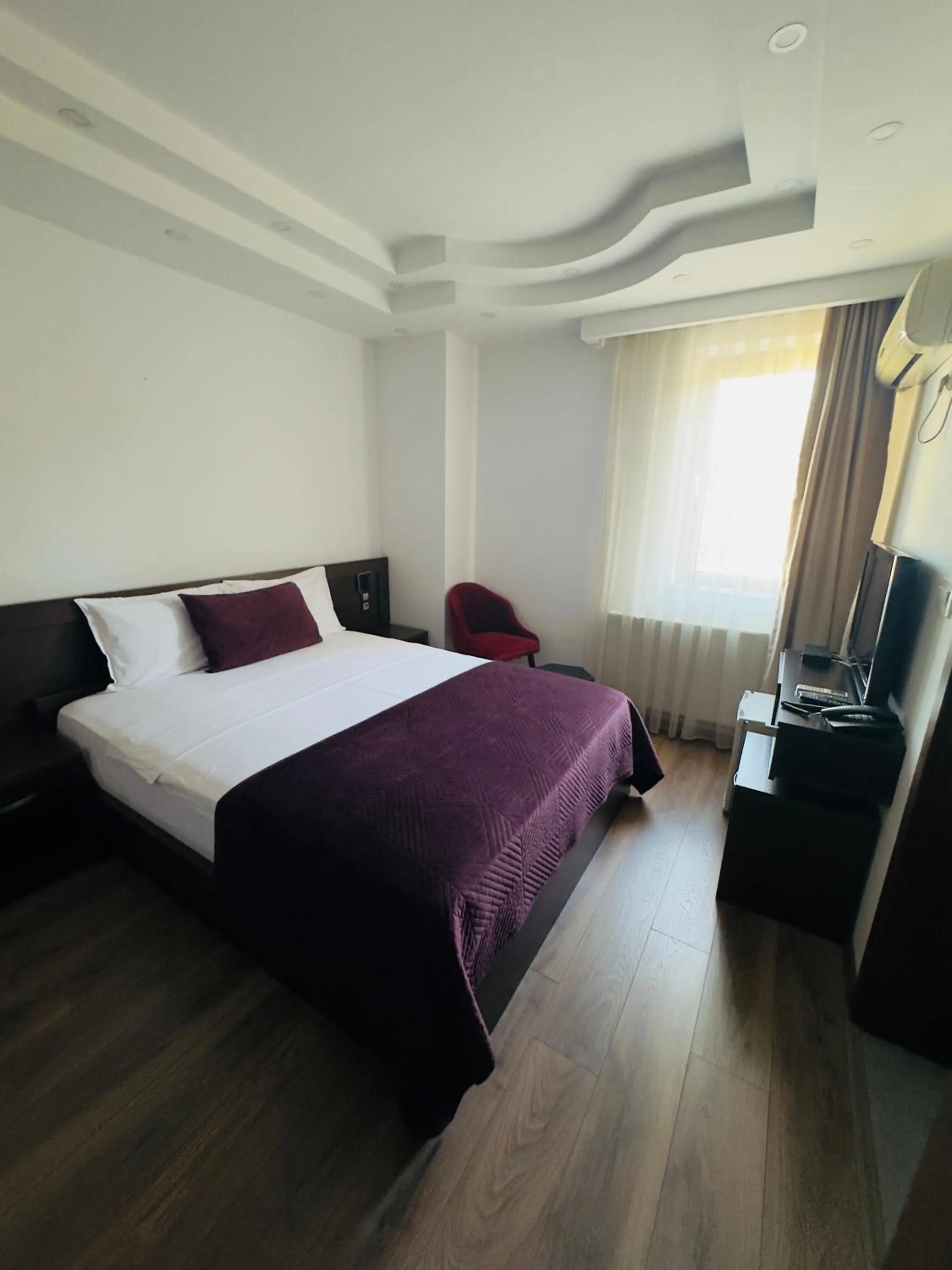 Photo of the whole room, Bed in Hotel Real