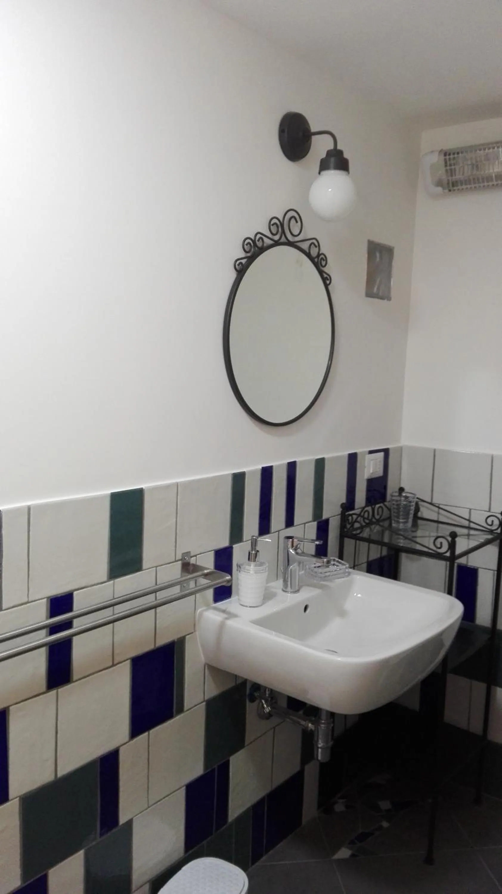 Bathroom in B&B Alchimia Napoletana