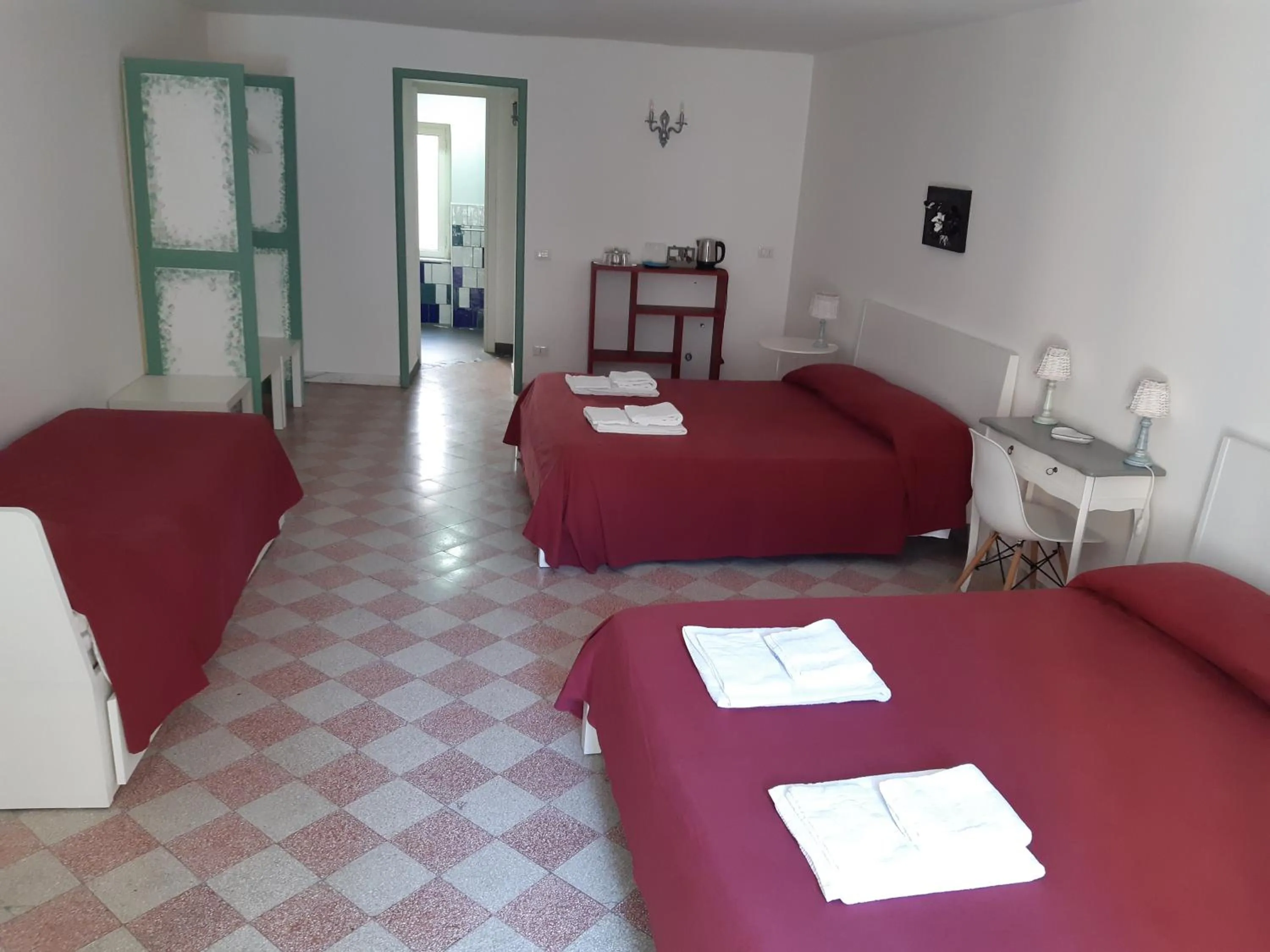 Photo of the whole room, Bed in B&B Alchimia Napoletana