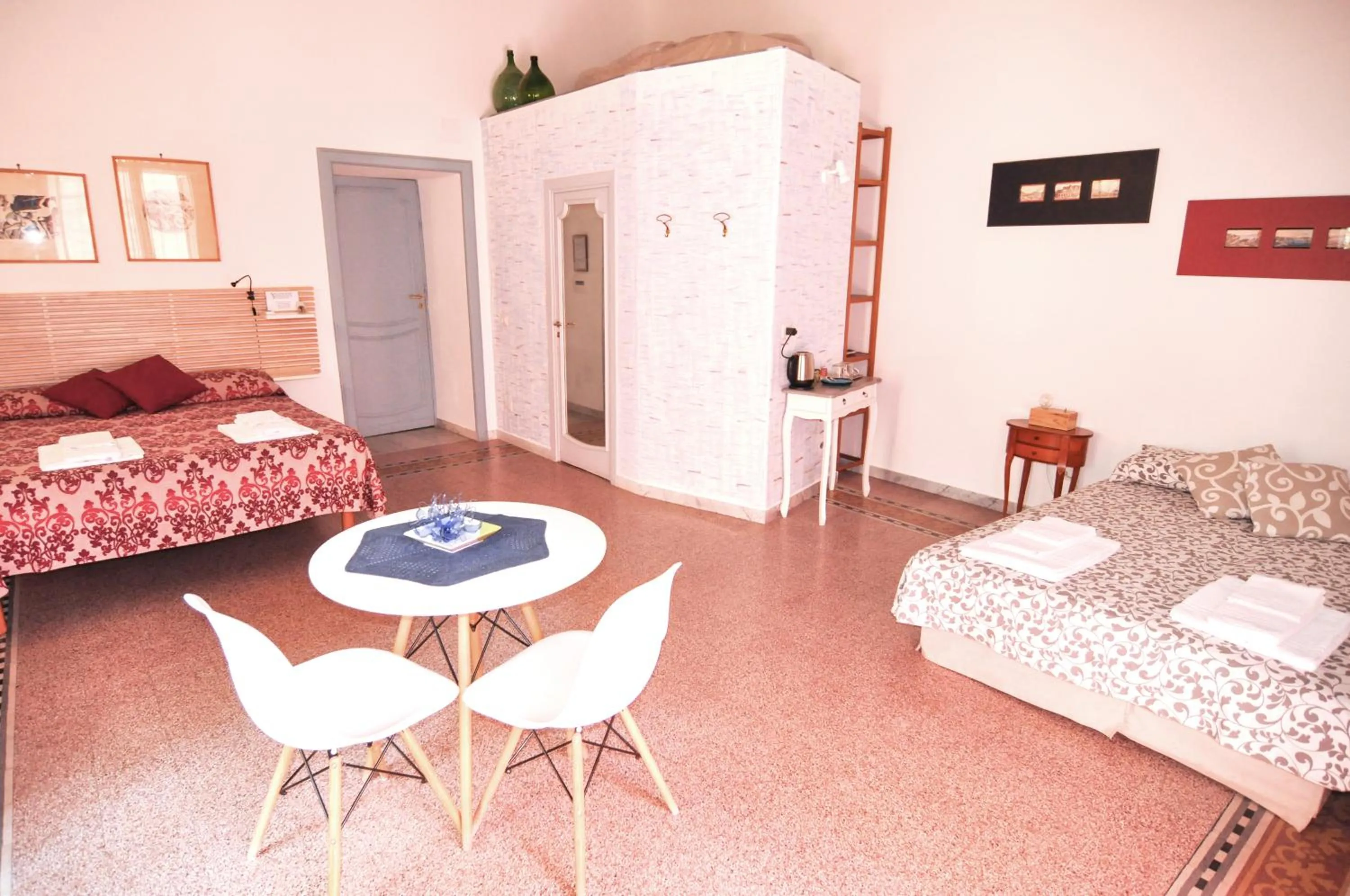 Photo of the whole room, Bed in B&B Alchimia Napoletana