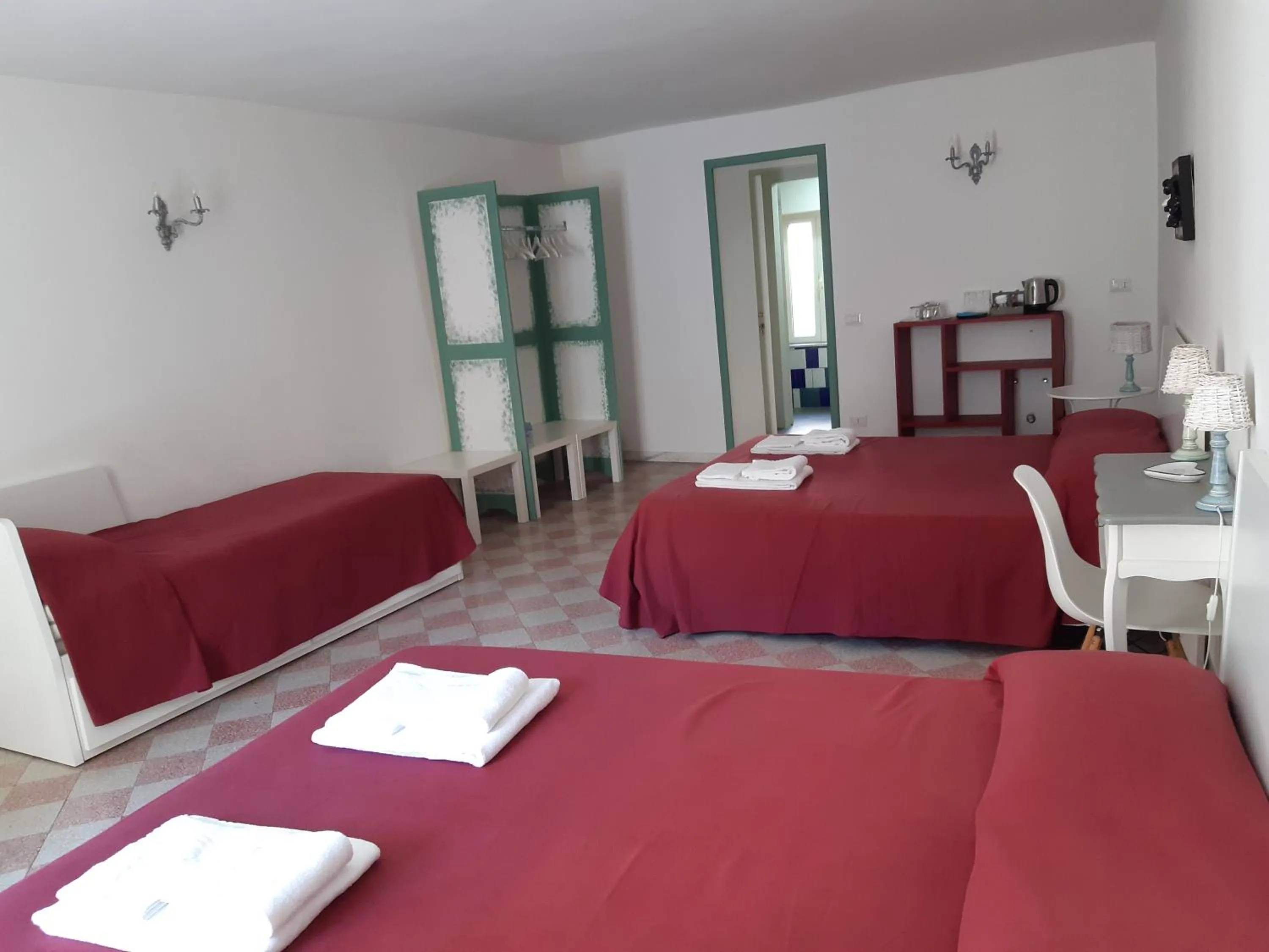 Photo of the whole room, Bed in B&B Alchimia Napoletana
