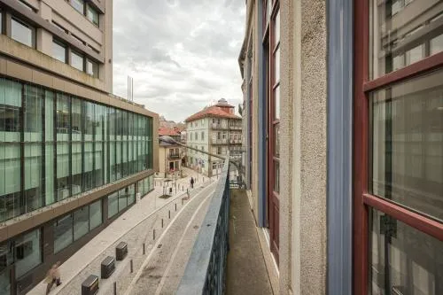 Aliados Town Hall Central Apt by LuxiStay