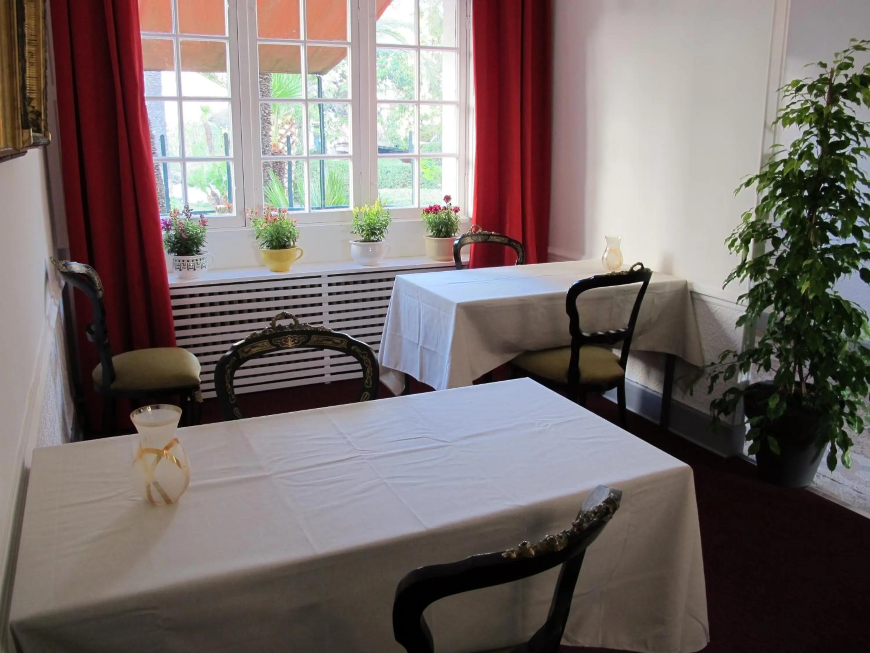 Food and drinks in Villa Belle Rive