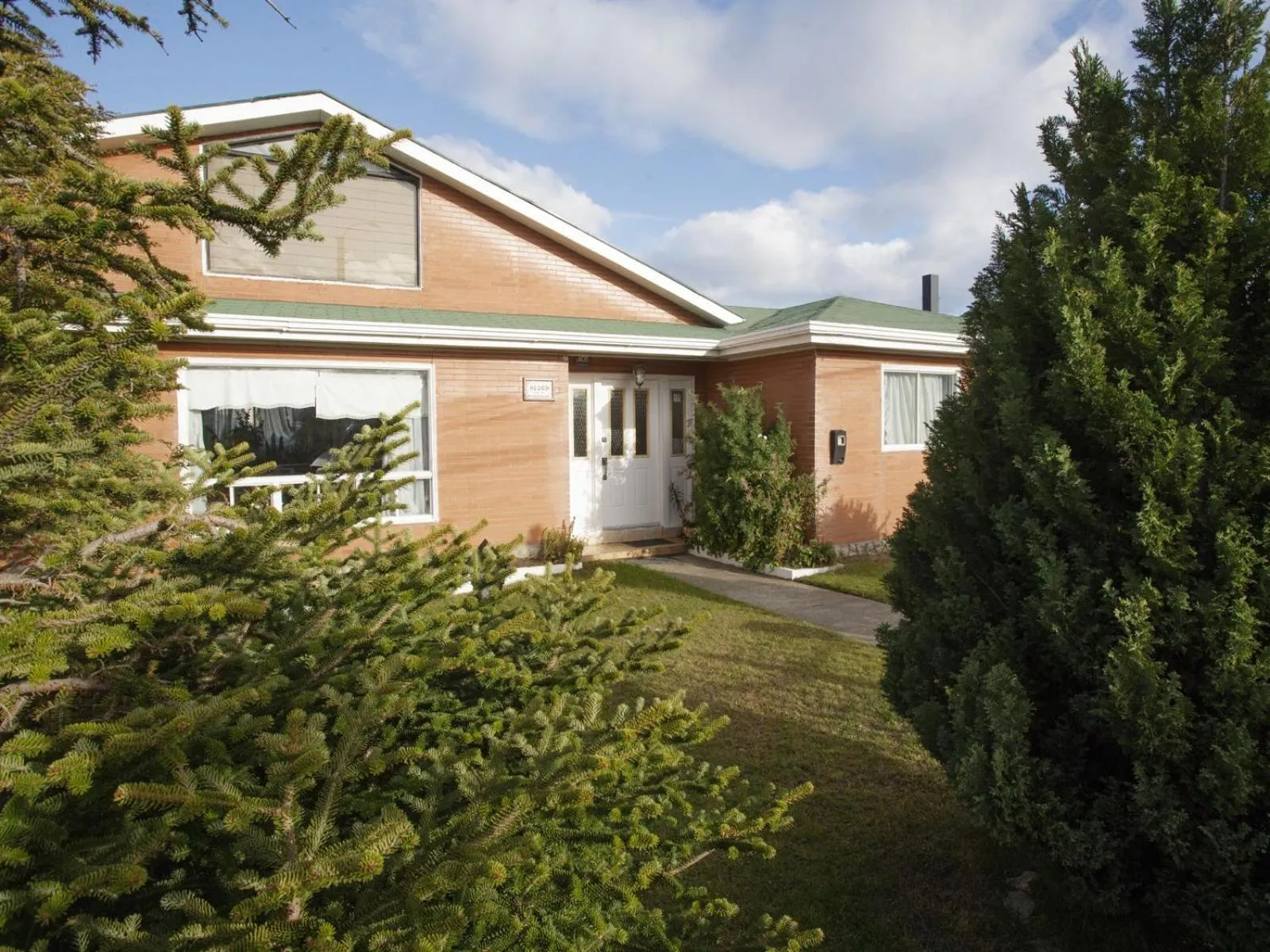 Property building in Sandy Point Hostal