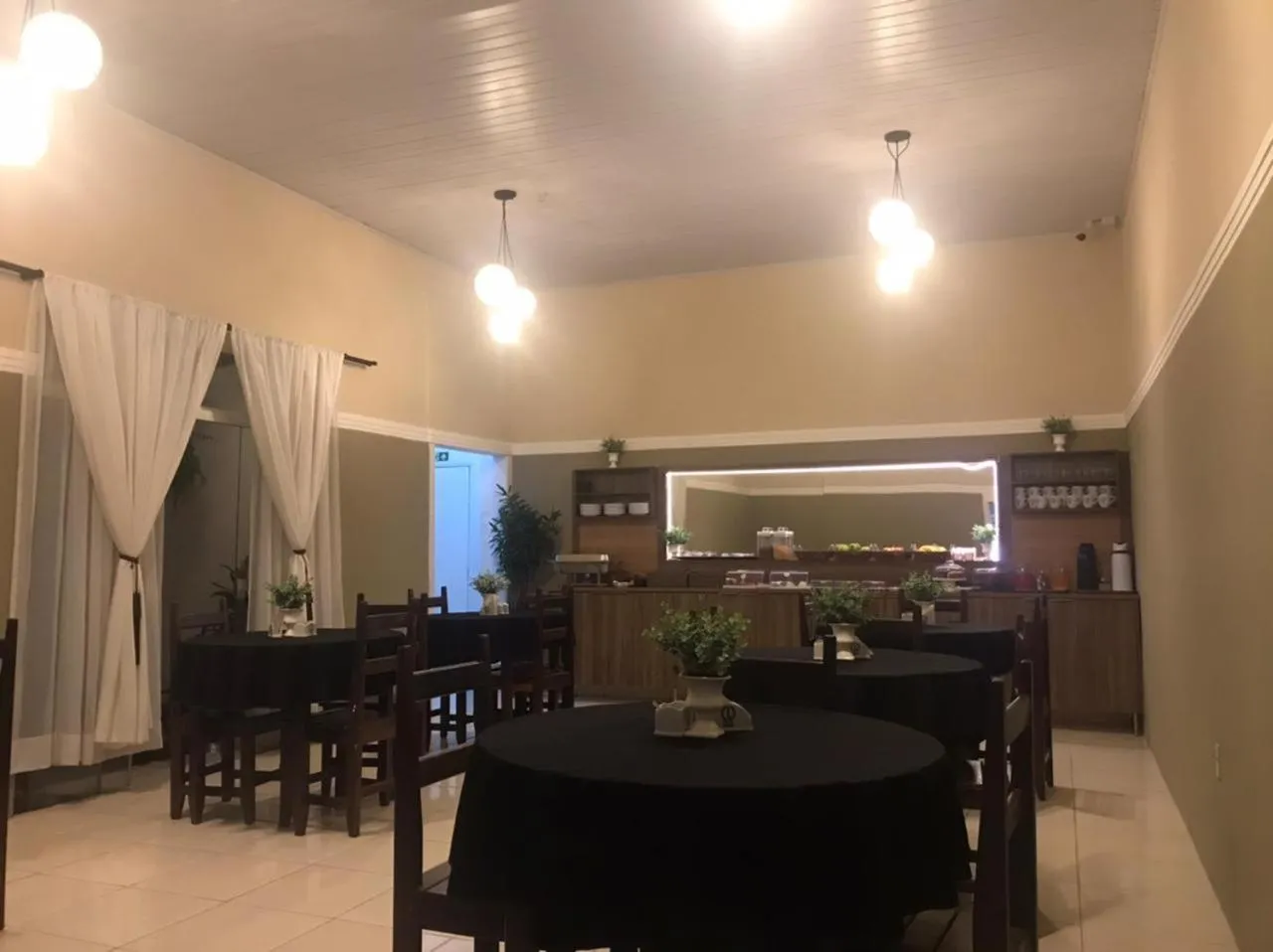 Dining area in Hotel Loren