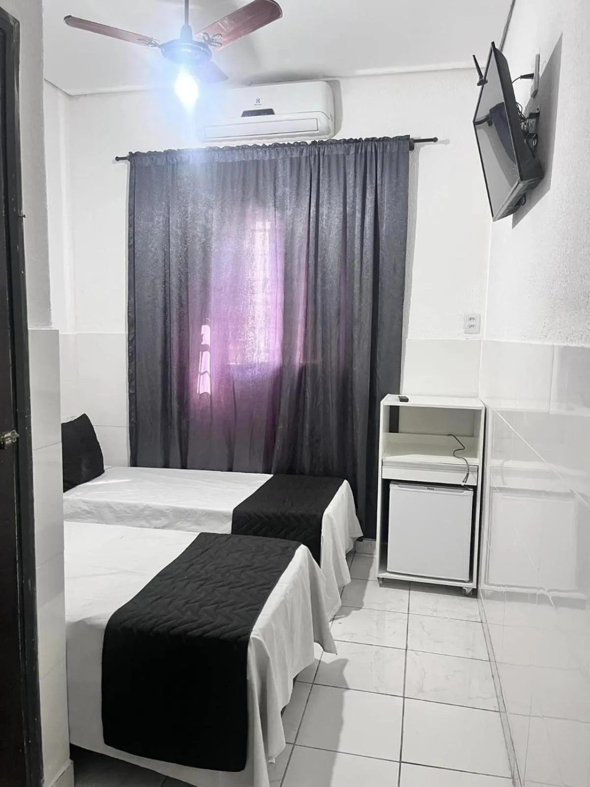 Photo of the whole room, Bed in Hotel Loren