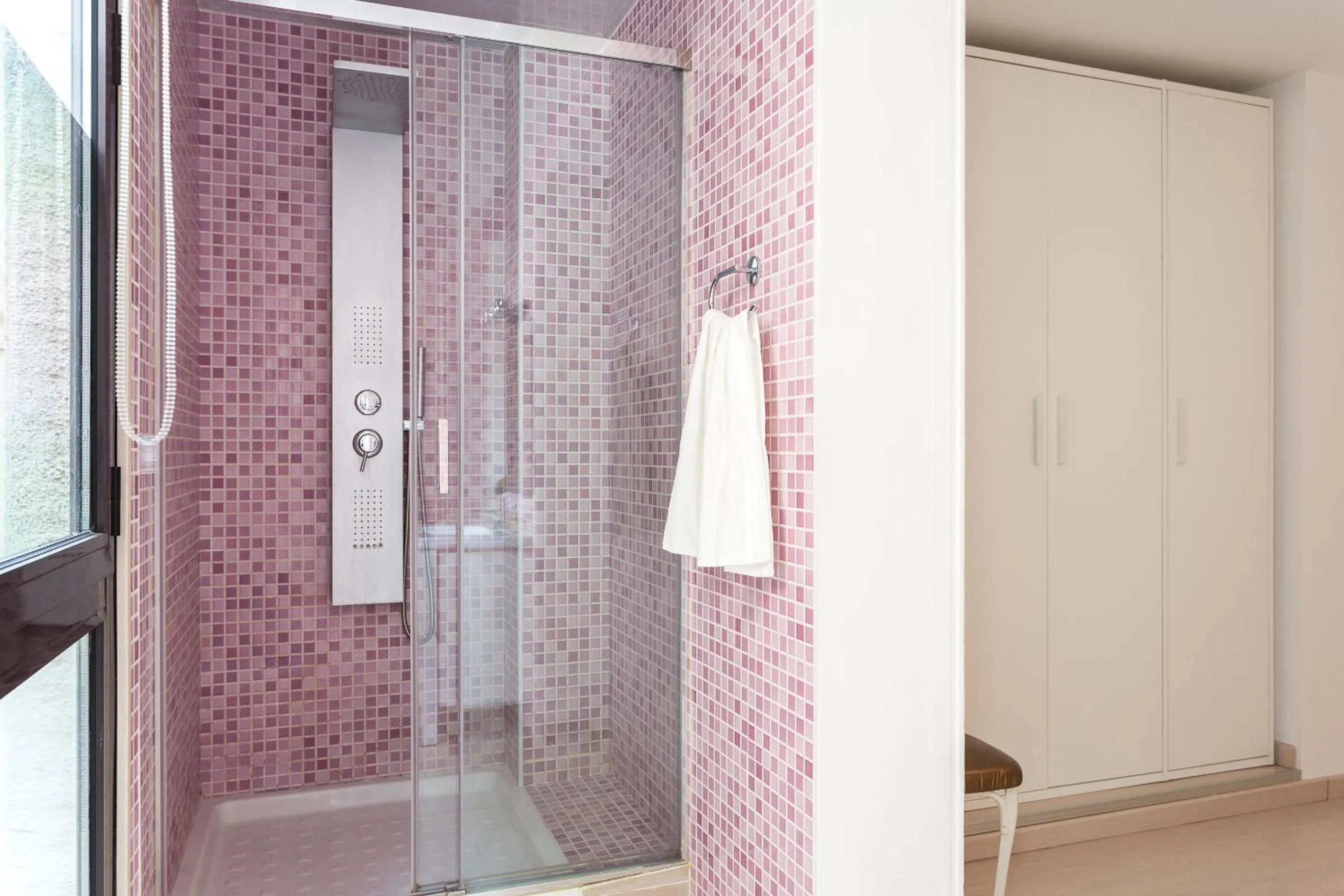 Shower in Casa Cosi Letamendi