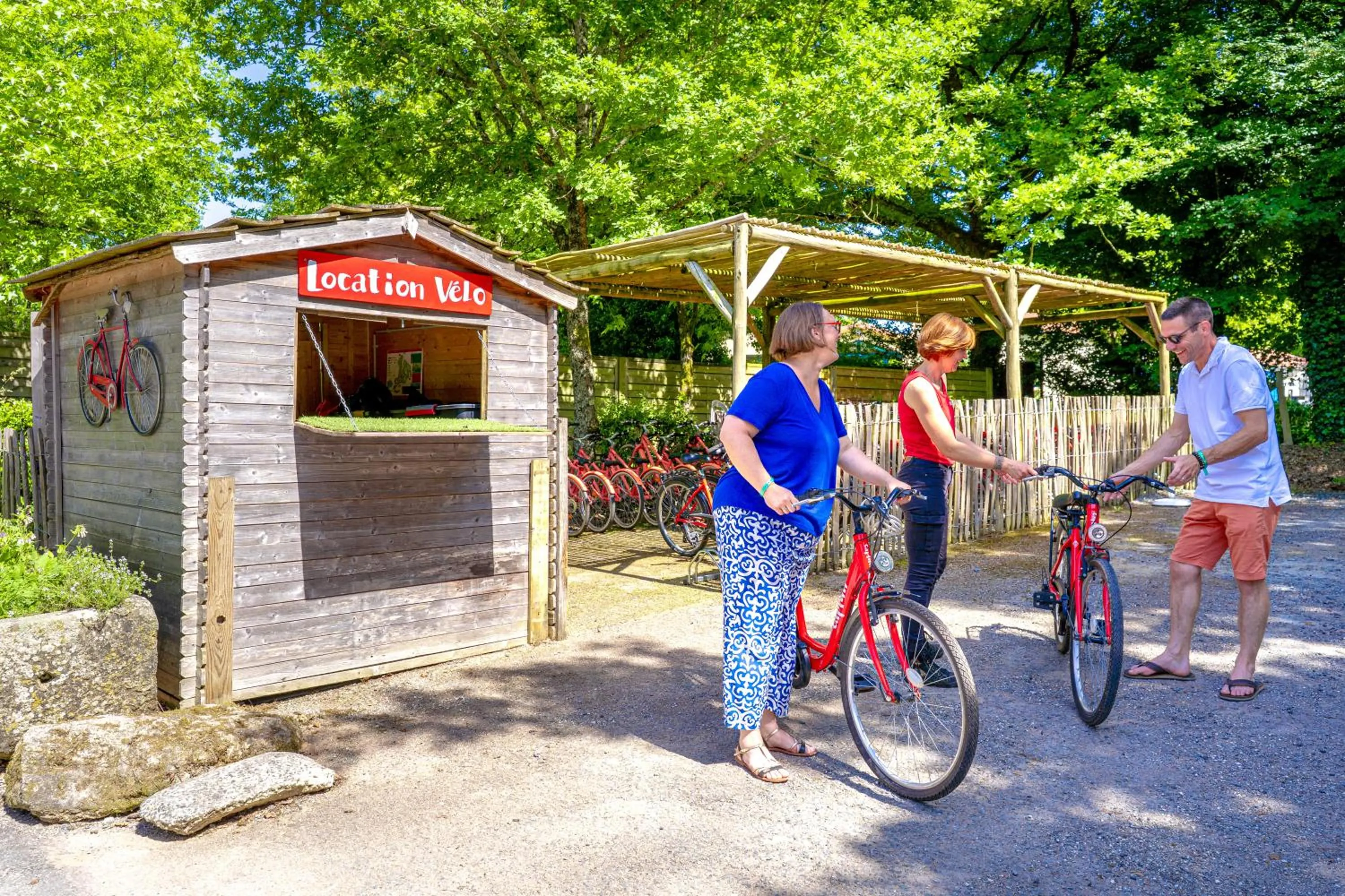 Cycling in Camping Capfun La Bretèche
