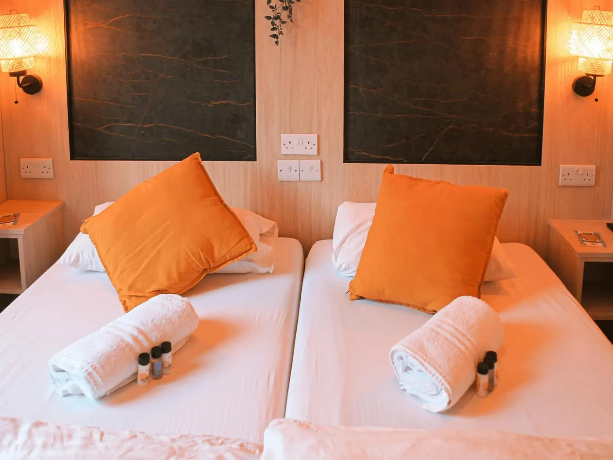 Double Room with Shared Bathroom in Gardiner House Hostel Double Room with Shared Bathroom in Gardiner House Hostel