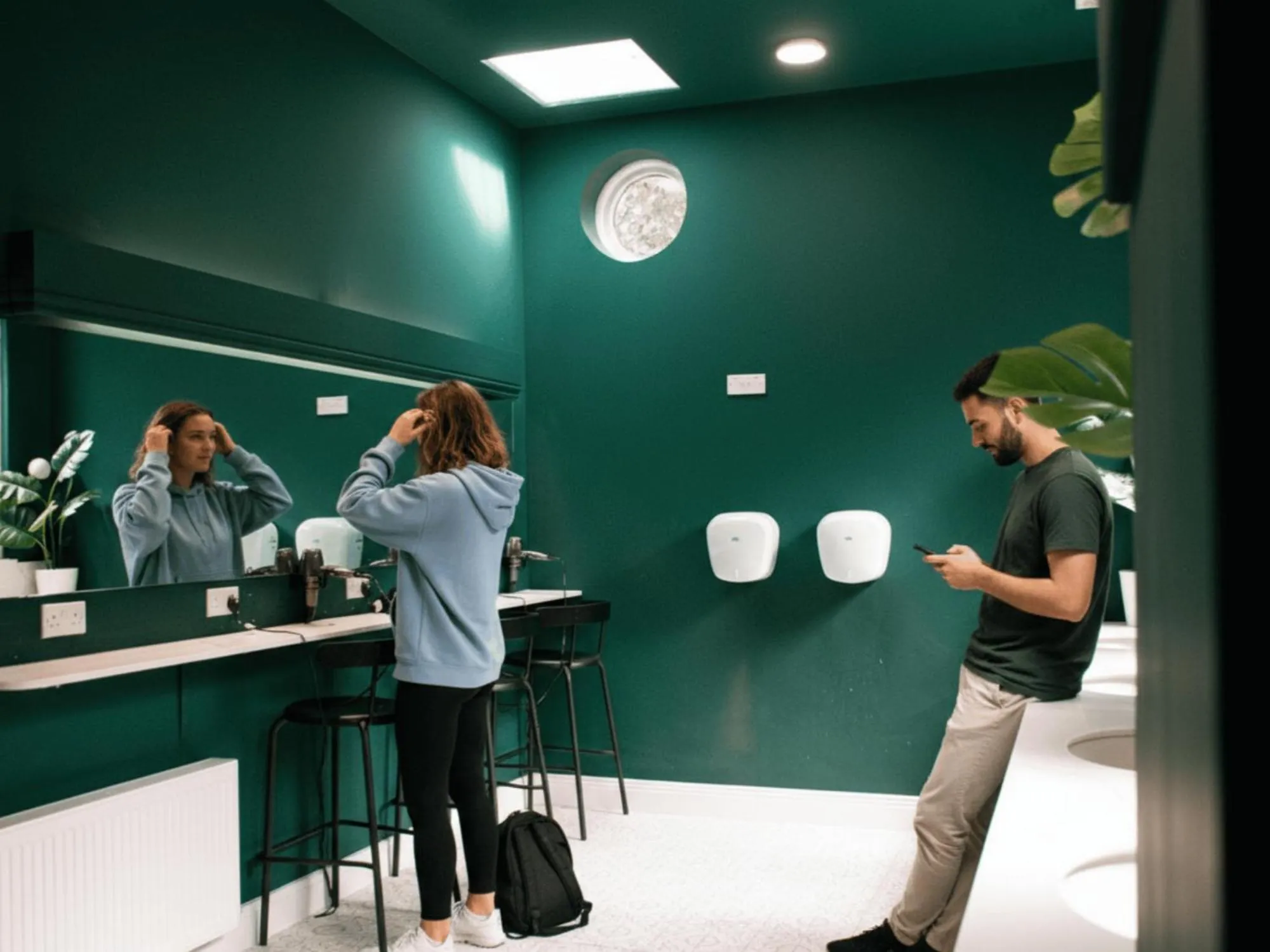 Bathroom in Gardiner House Hostel