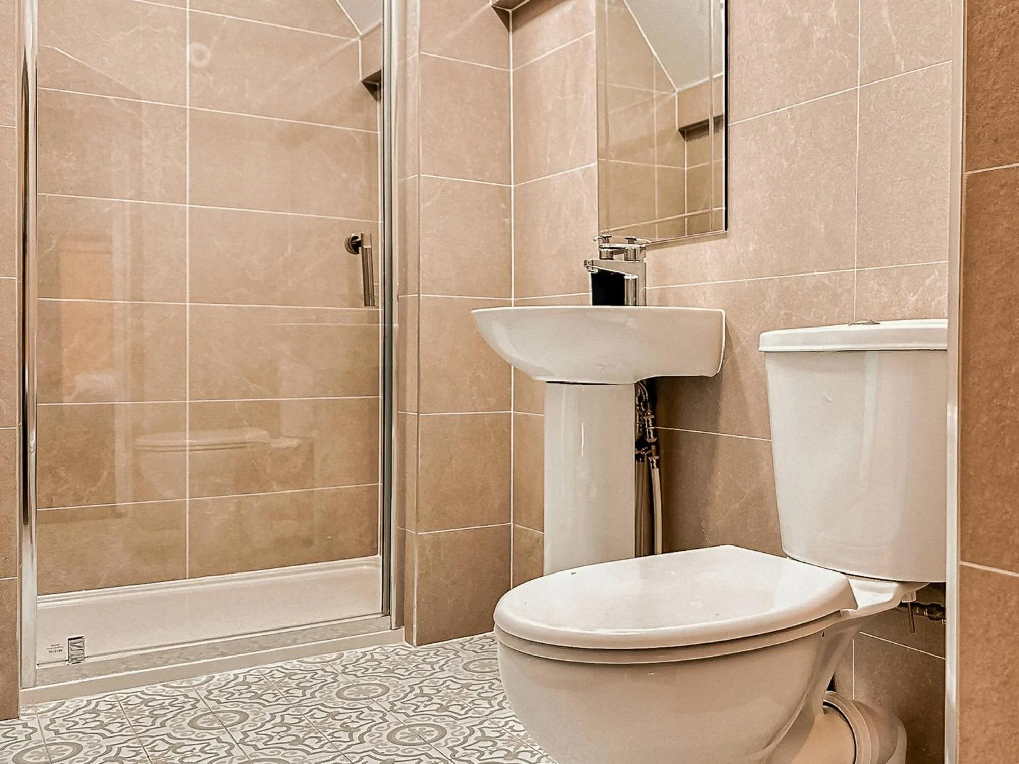 Bathroom in Gardiner House Hostel