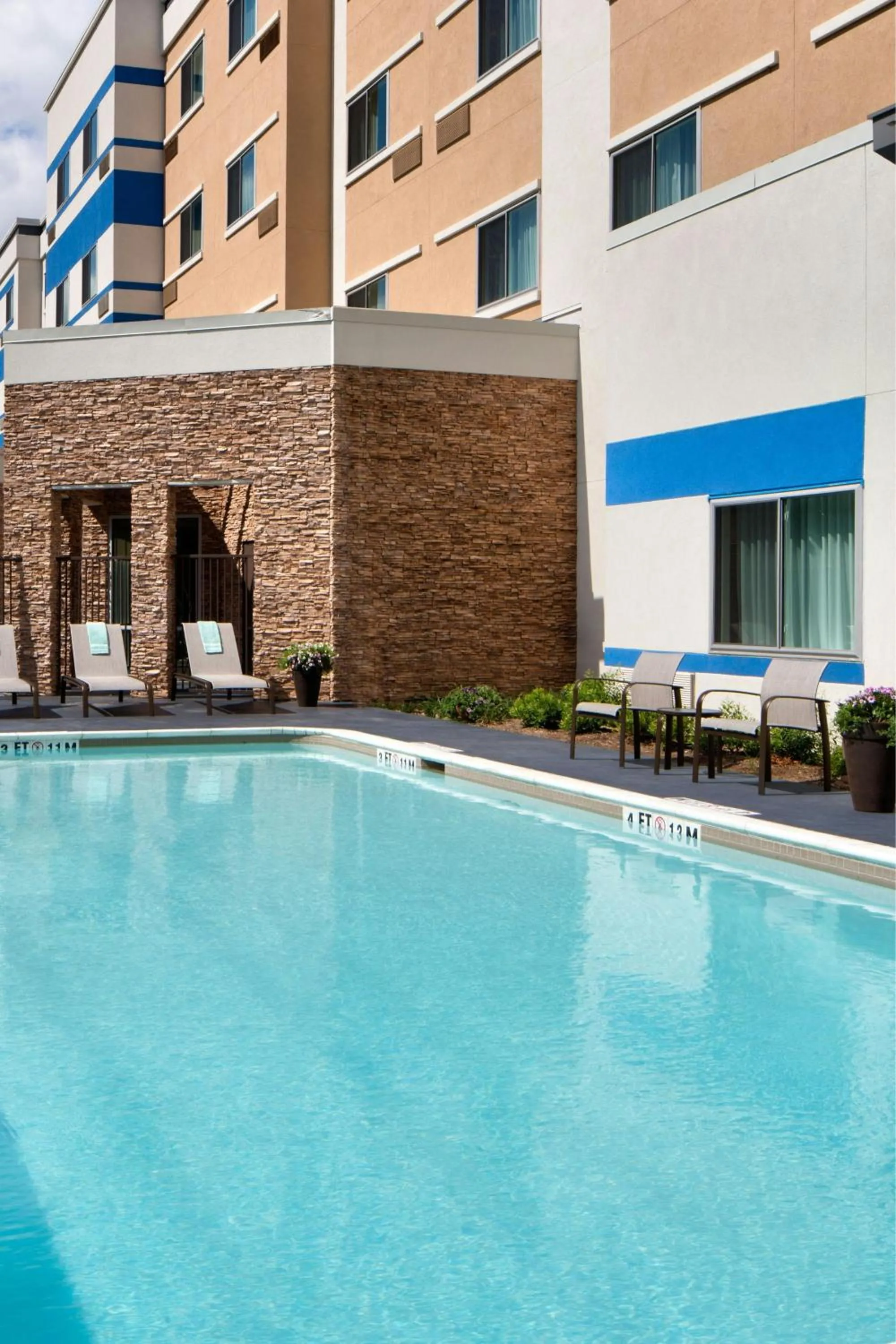 Swimming pool in Courtyard by Marriott Houston Northwest/Cypress