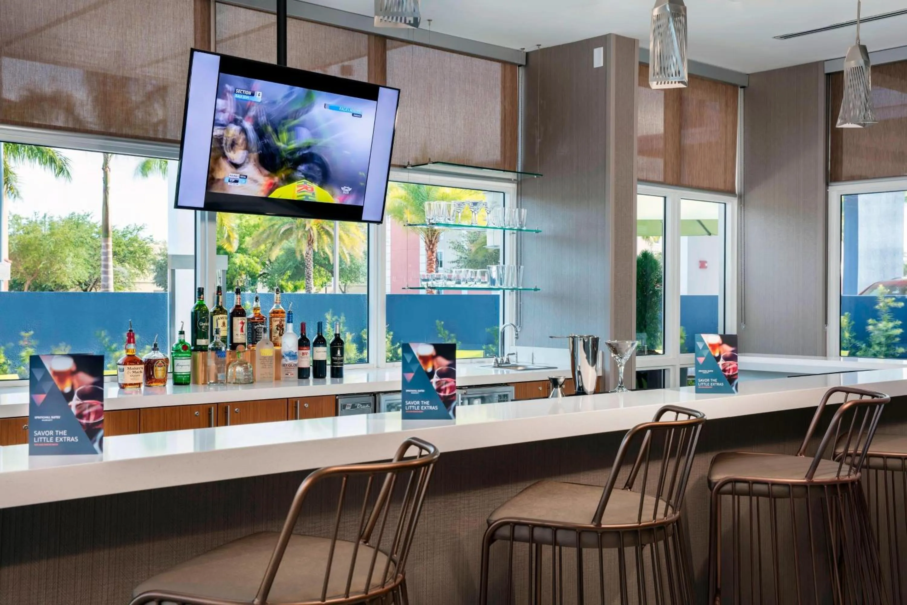 Lounge or bar in SpringHill Suites by Marriott Miami Doral