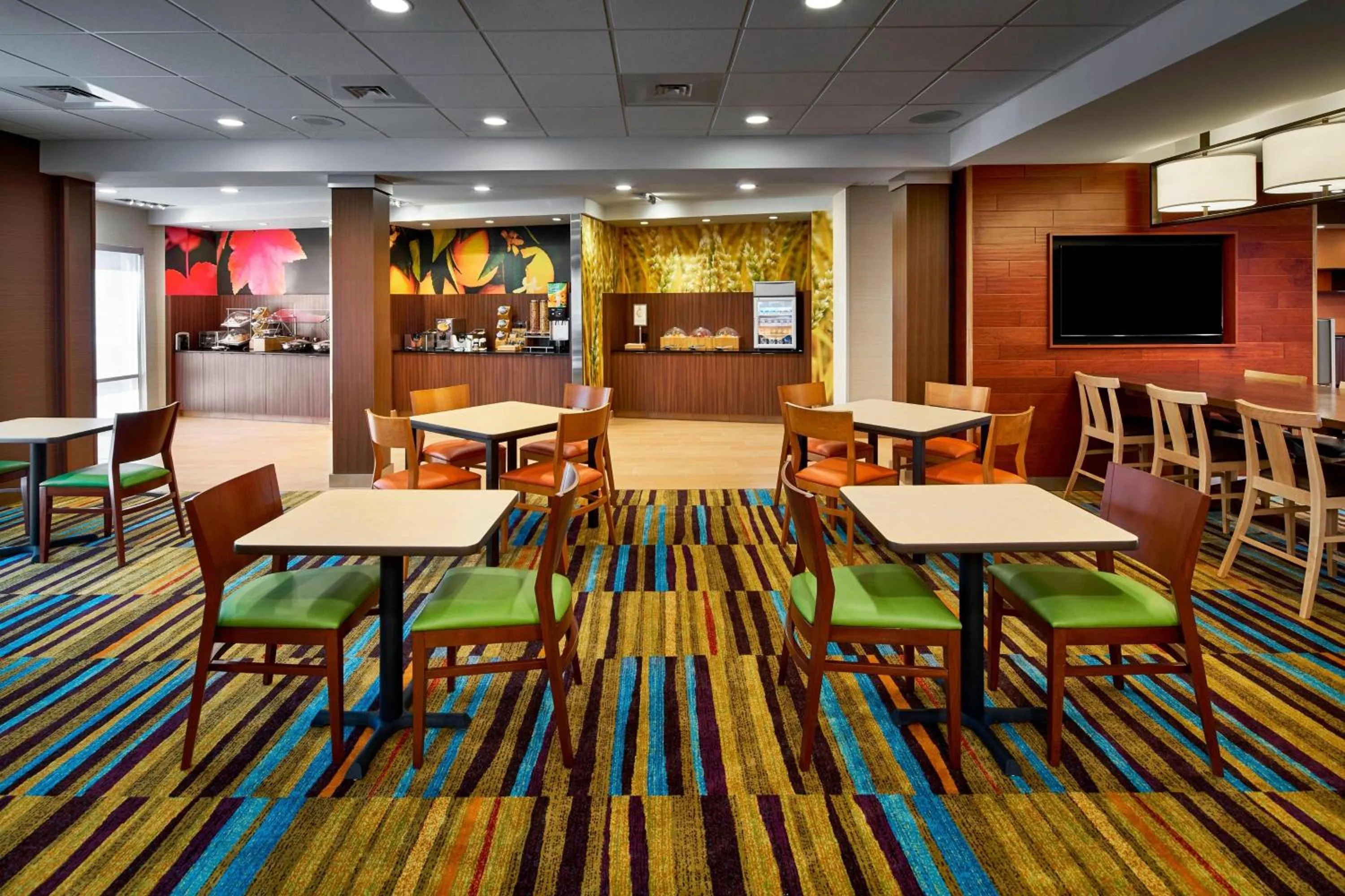 Restaurant/places to eat in Fairfield Inn & Suites by Marriott Alexandria,Virginia