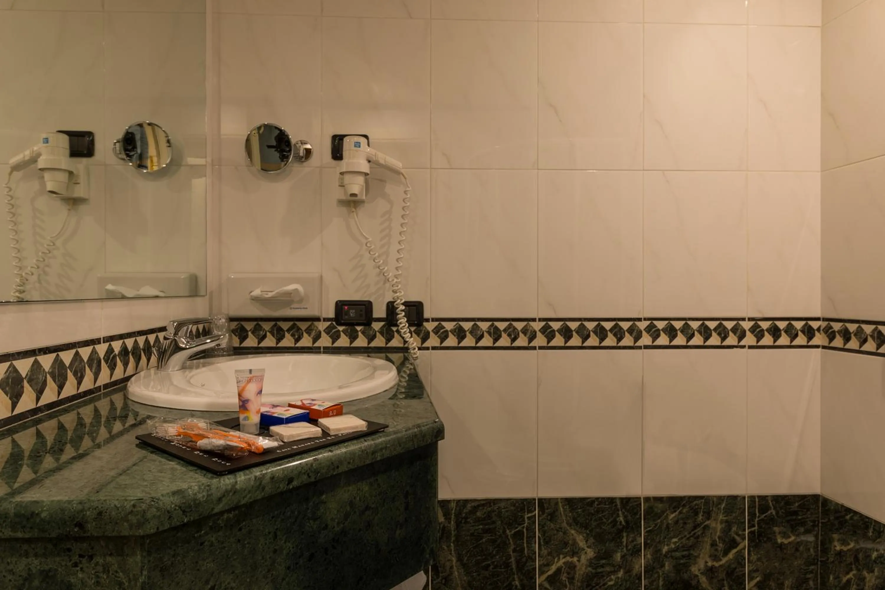 Bathroom in Hotel Motel Del Duca-Pavia