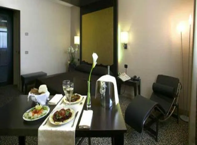 Seating area in Hotel Motel Del Duca-Pavia