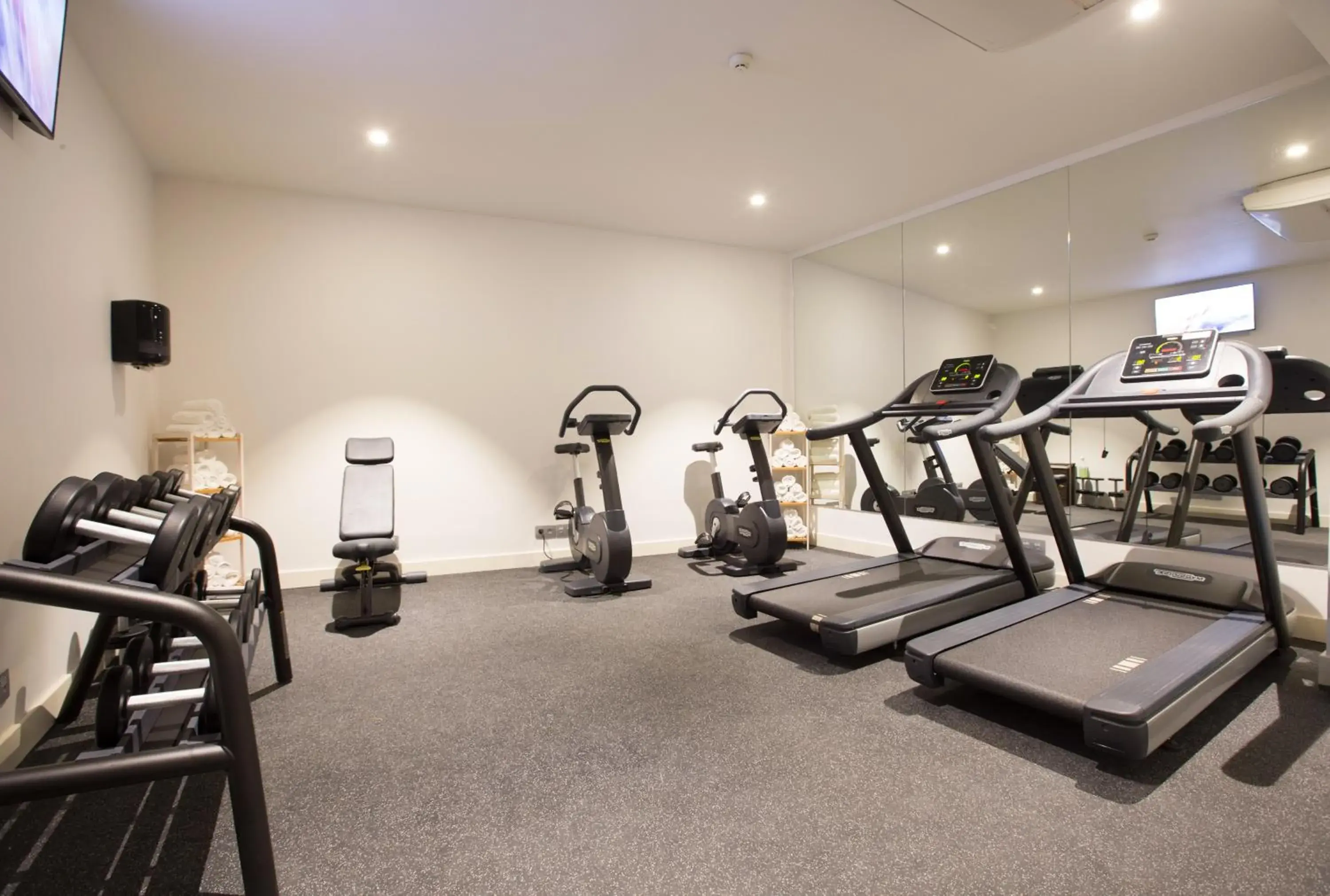 Fitness centre/facilities in Seen Hotel Abidjan Plateau Fitness centre/facilities in Seen Hotel Abidjan Plateau