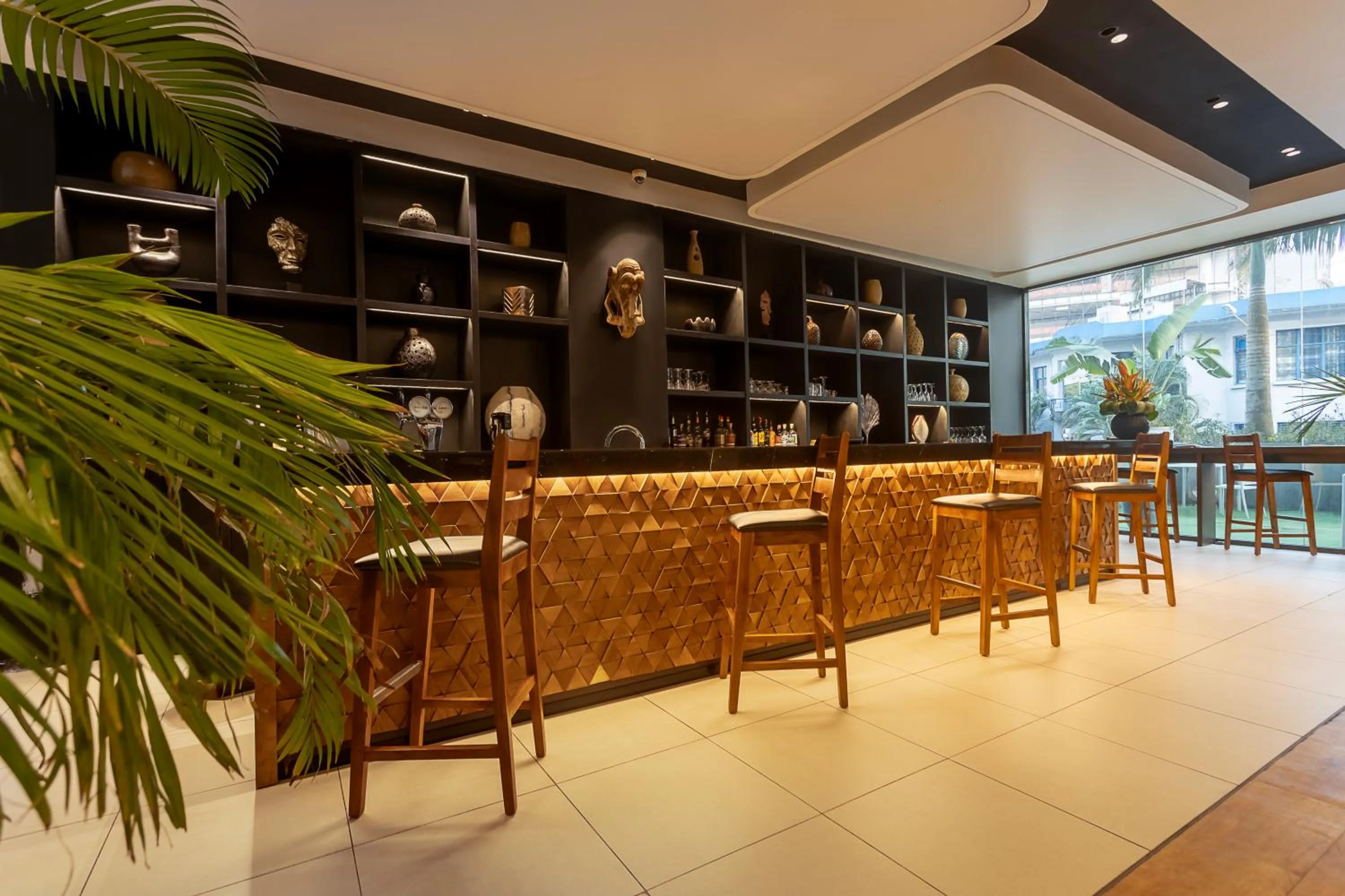 Lounge or bar in Seen Hotel Abidjan Plateau