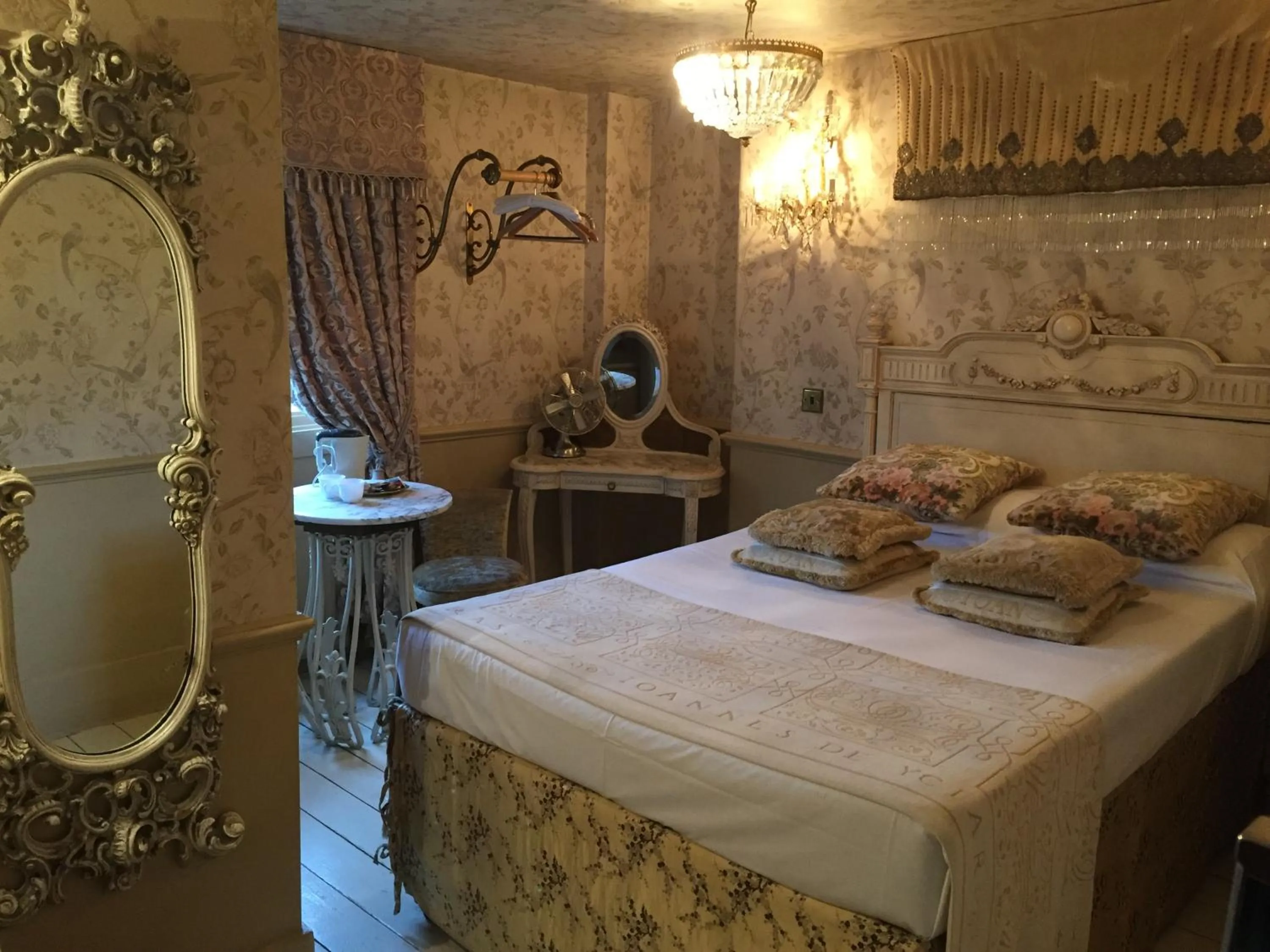 Bed in Pavilion Hotel