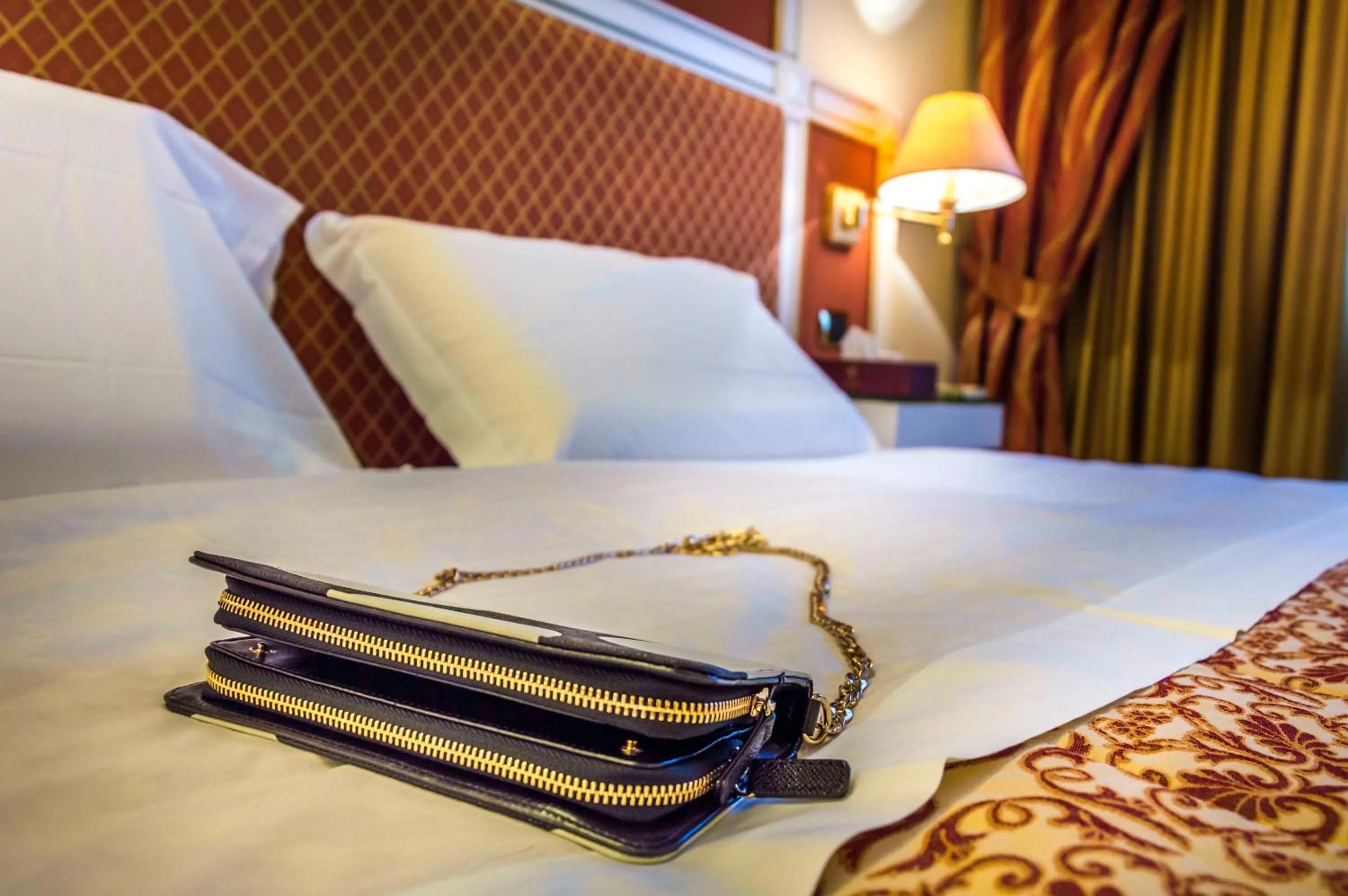 Bedroom, Bed in Hotel La Bussola