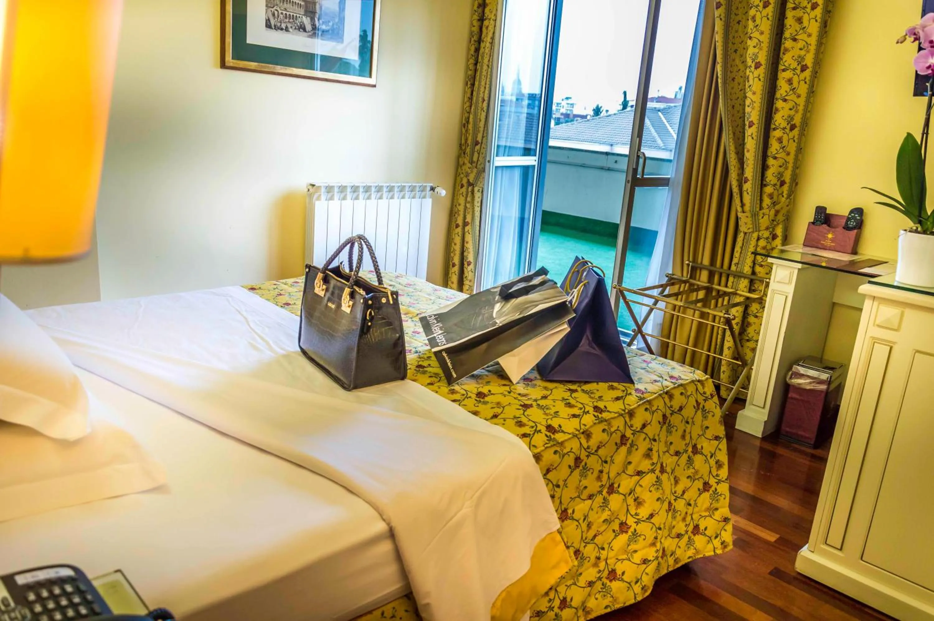 Bedroom, Bed in Hotel La Bussola