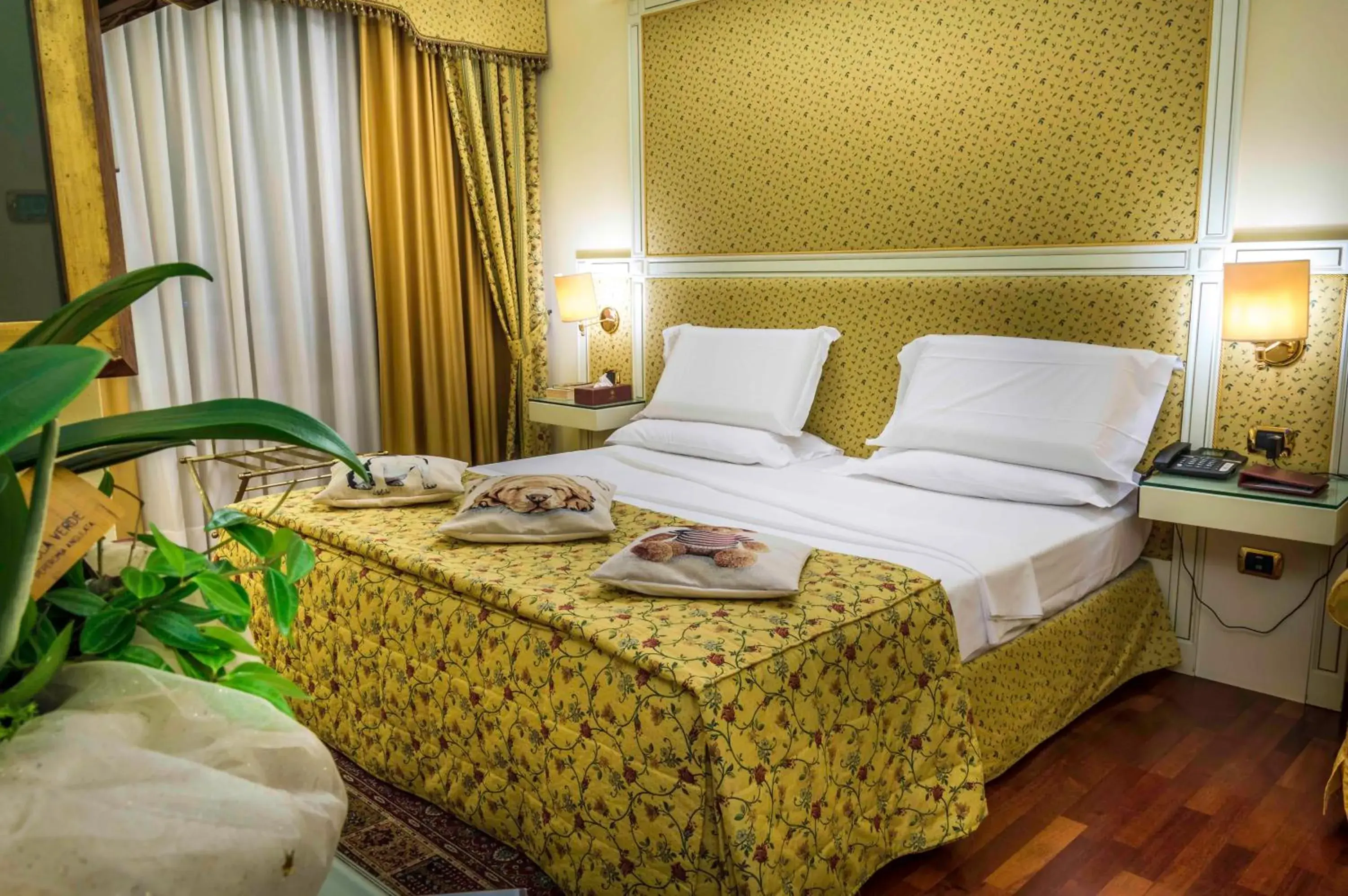 Bedroom, Bed in LVG Hotel Collection - La Bussola Bedroom, Bed in LVG Hotel Collection - La Bussola