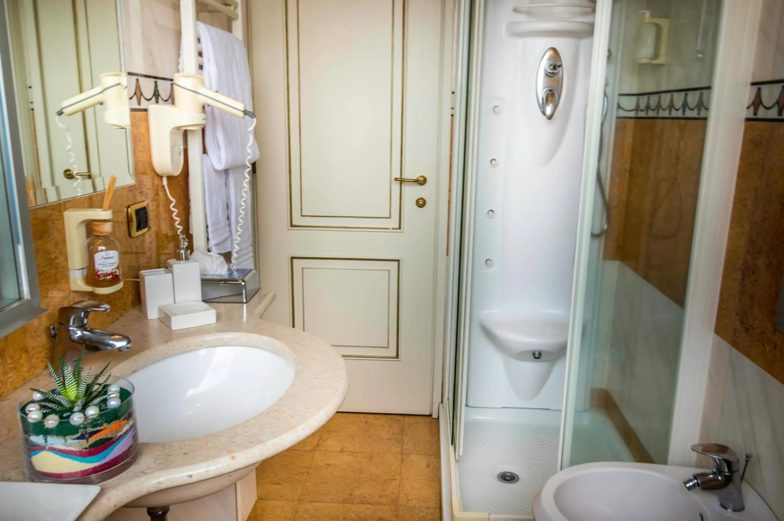 Bathroom in Hotel La Bussola