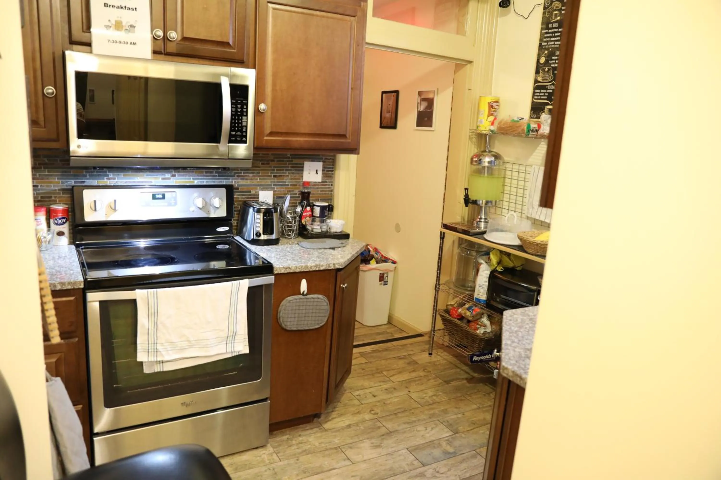 Communal kitchen in Duo Nomad