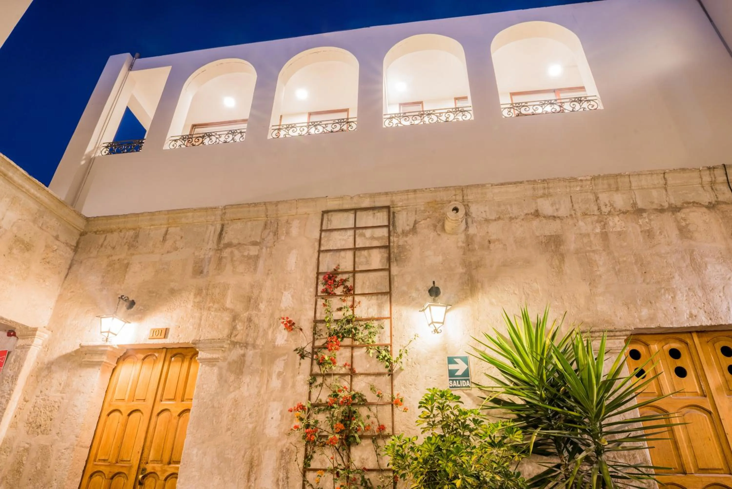 Property building in Santa Marta Hotel