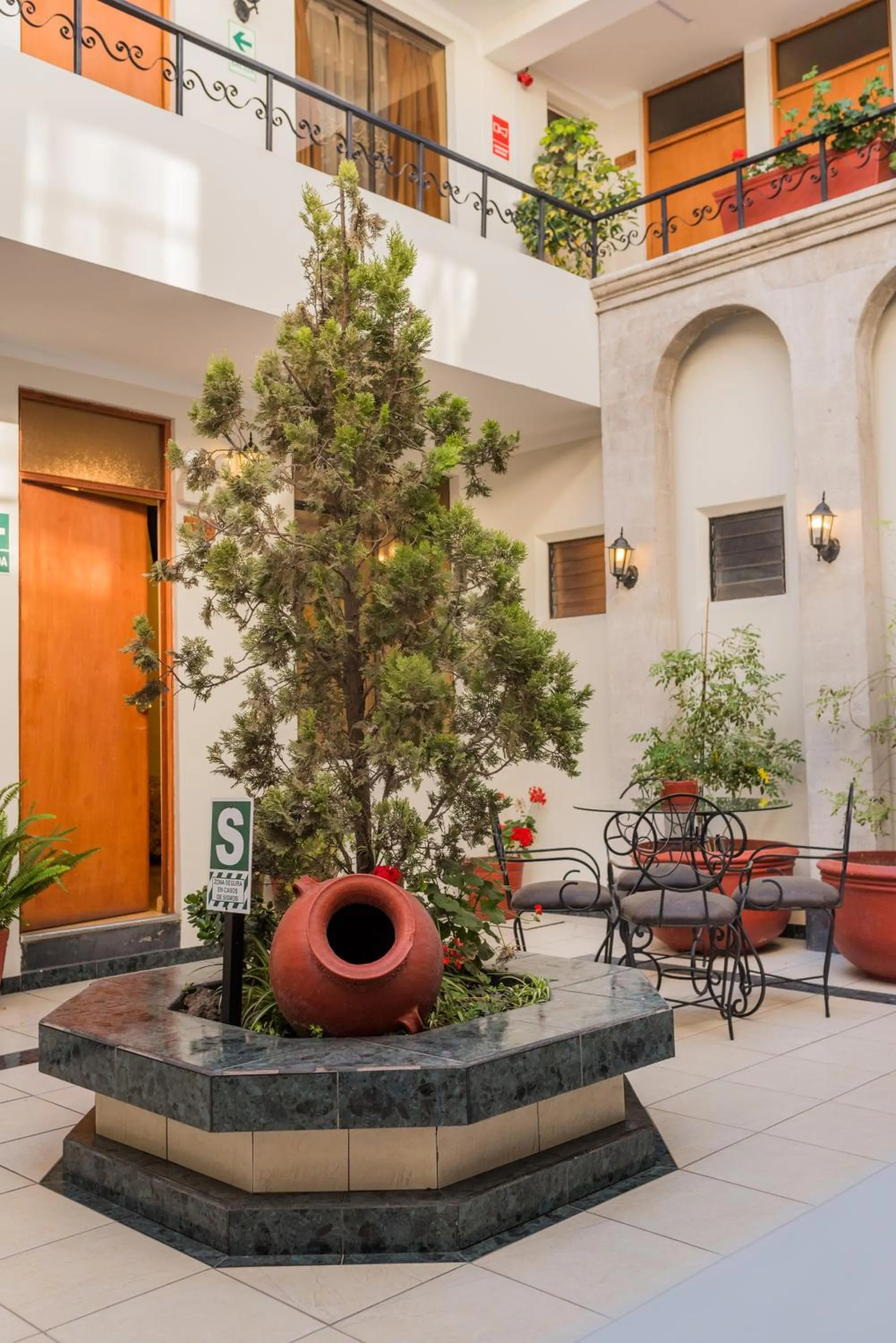 Patio in Santa Marta Hotel