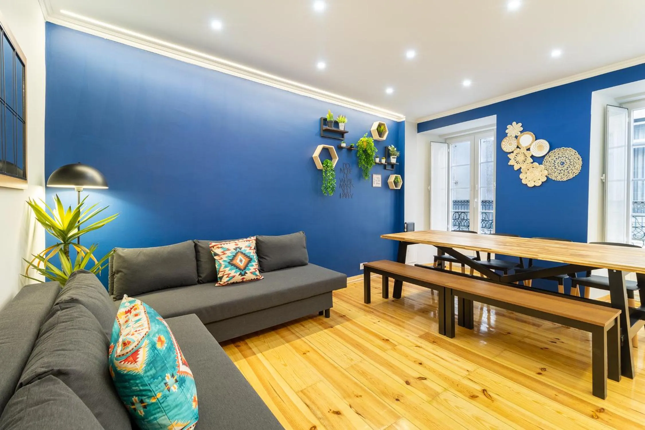 Living room in Diario de Noticias by Central Hill Apartments