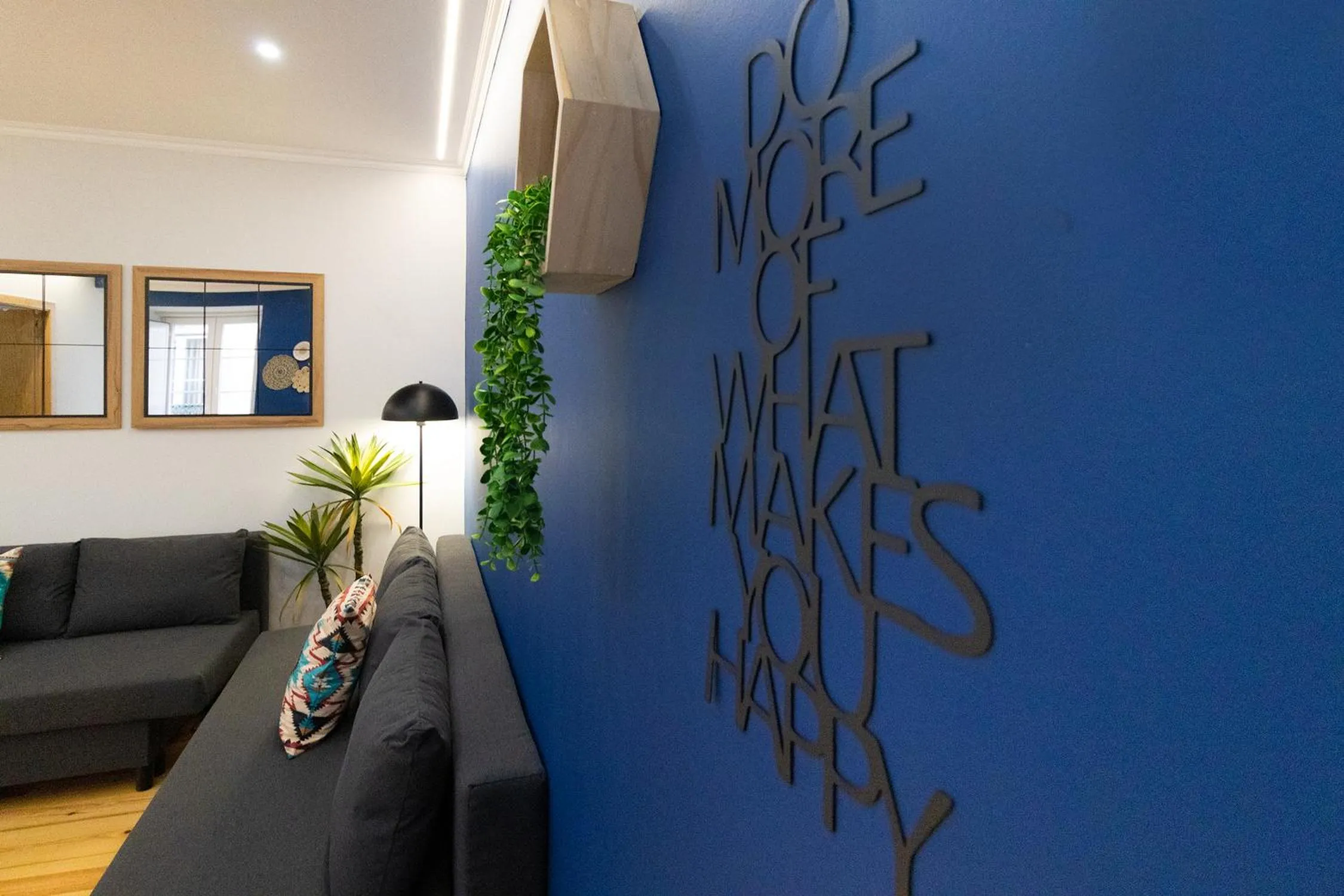 Living room in Diario de Noticias by Central Hill Apartments