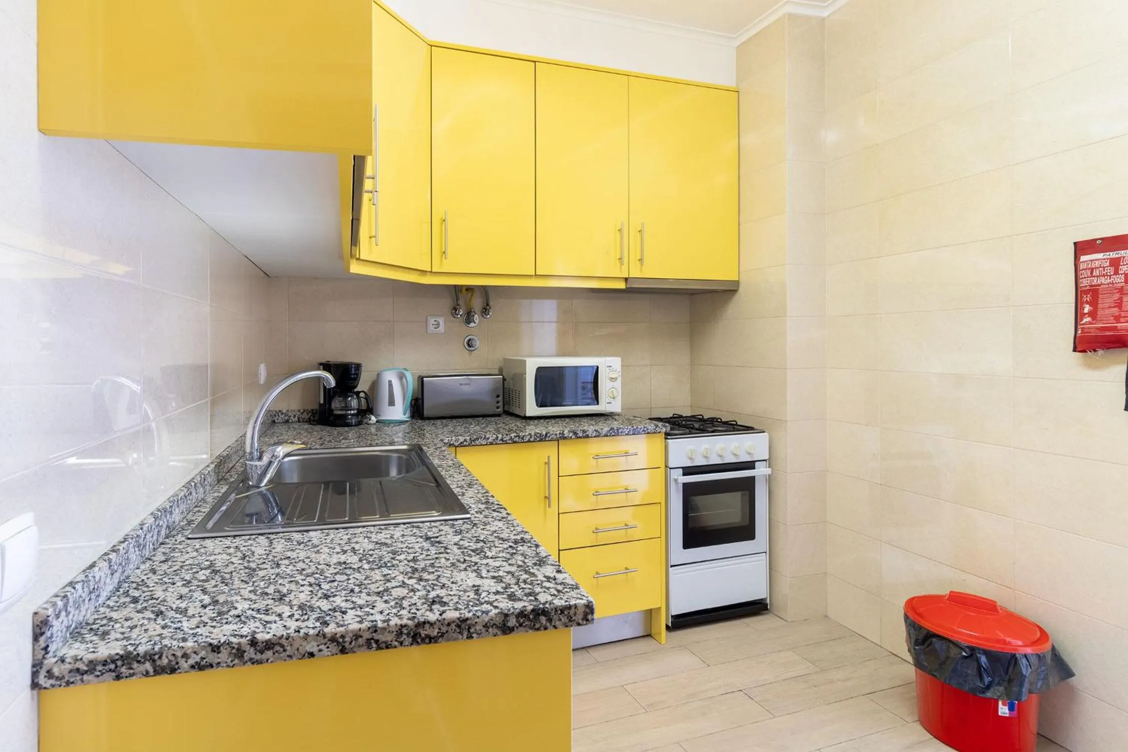 Kitchen or kitchenette in Diario de Noticias by Central Hill Apartments