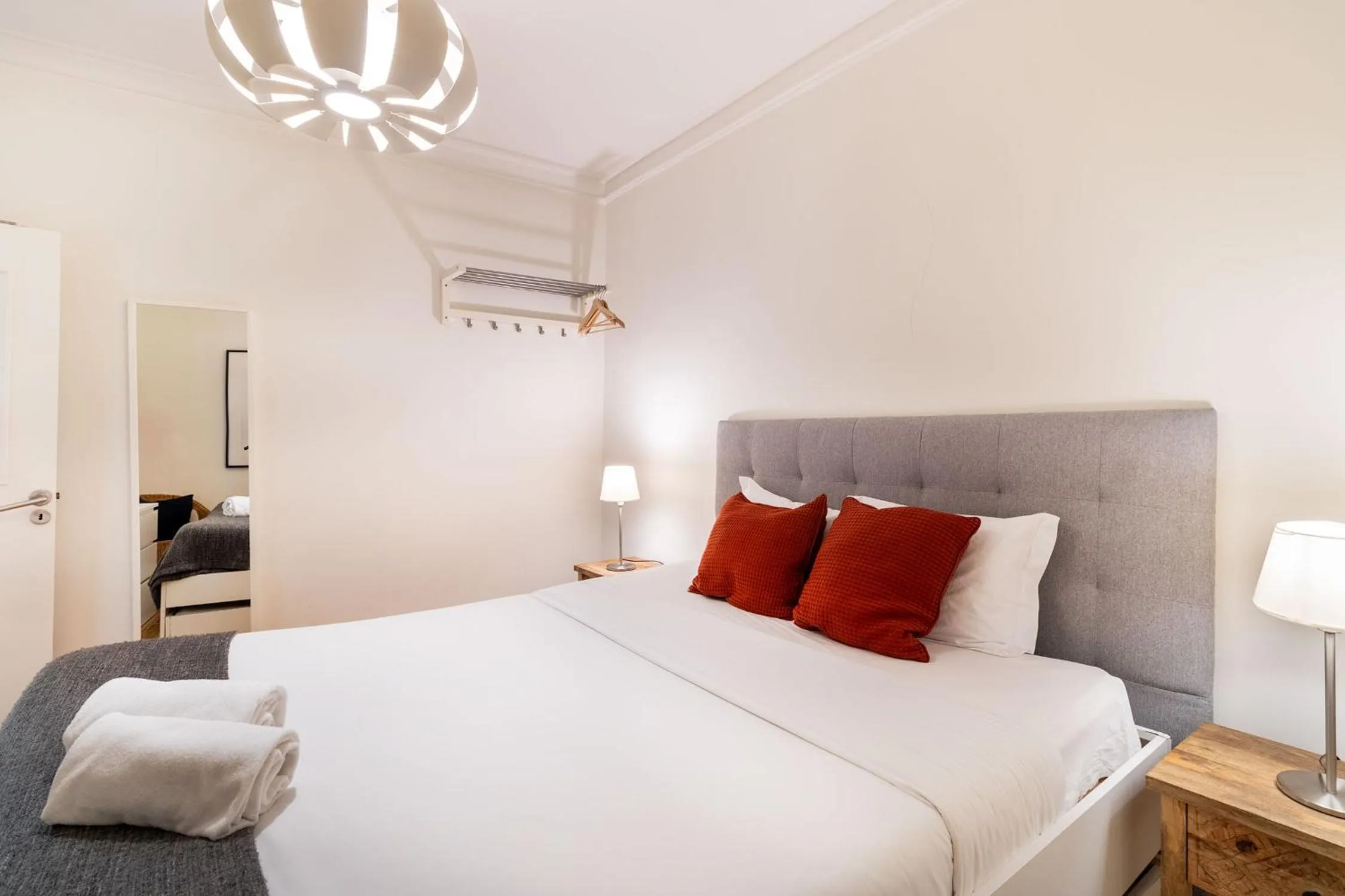 Bedroom, Bed in Diario de Noticias by Central Hill Apartments