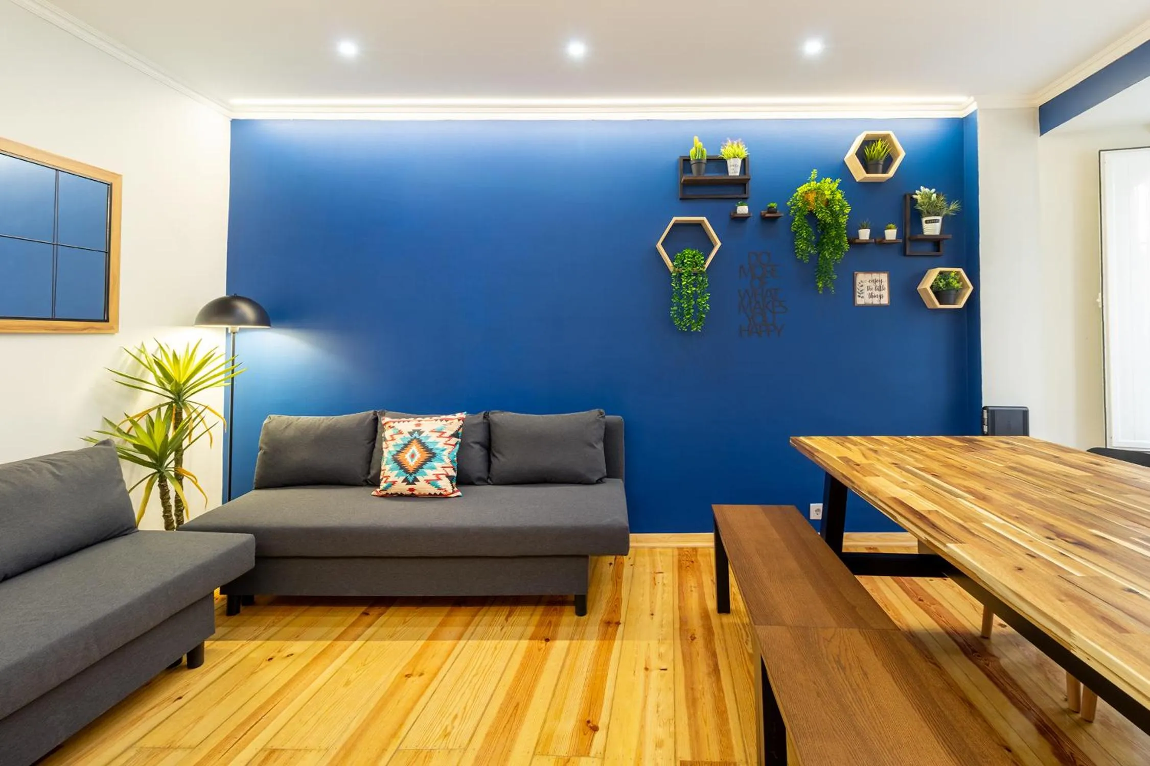 Living room in Diario de Noticias by Central Hill Apartments