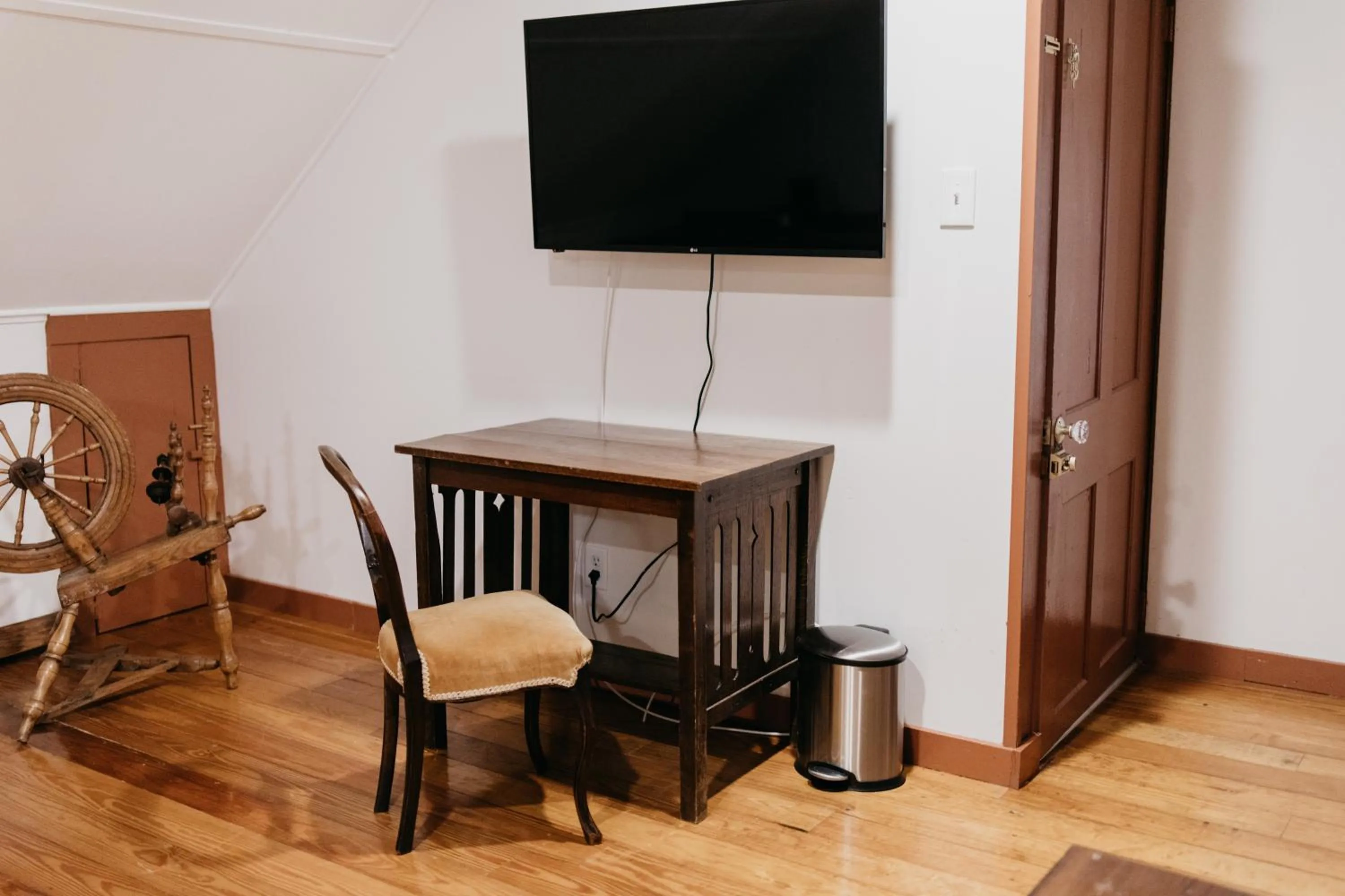 TV and multimedia in Maison Mouton Bed & Breakfast