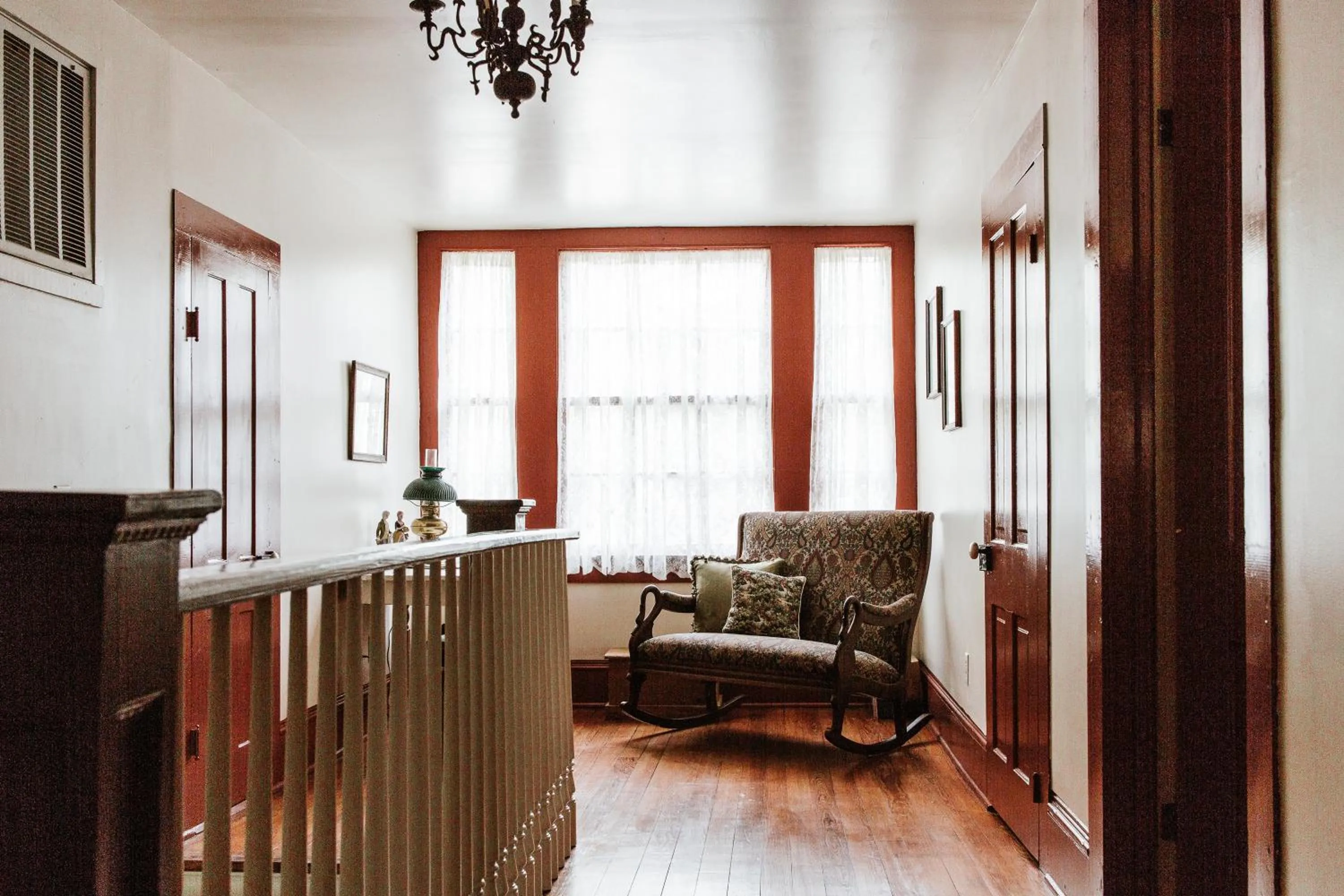 Seating area in Maison Mouton Bed & Breakfast