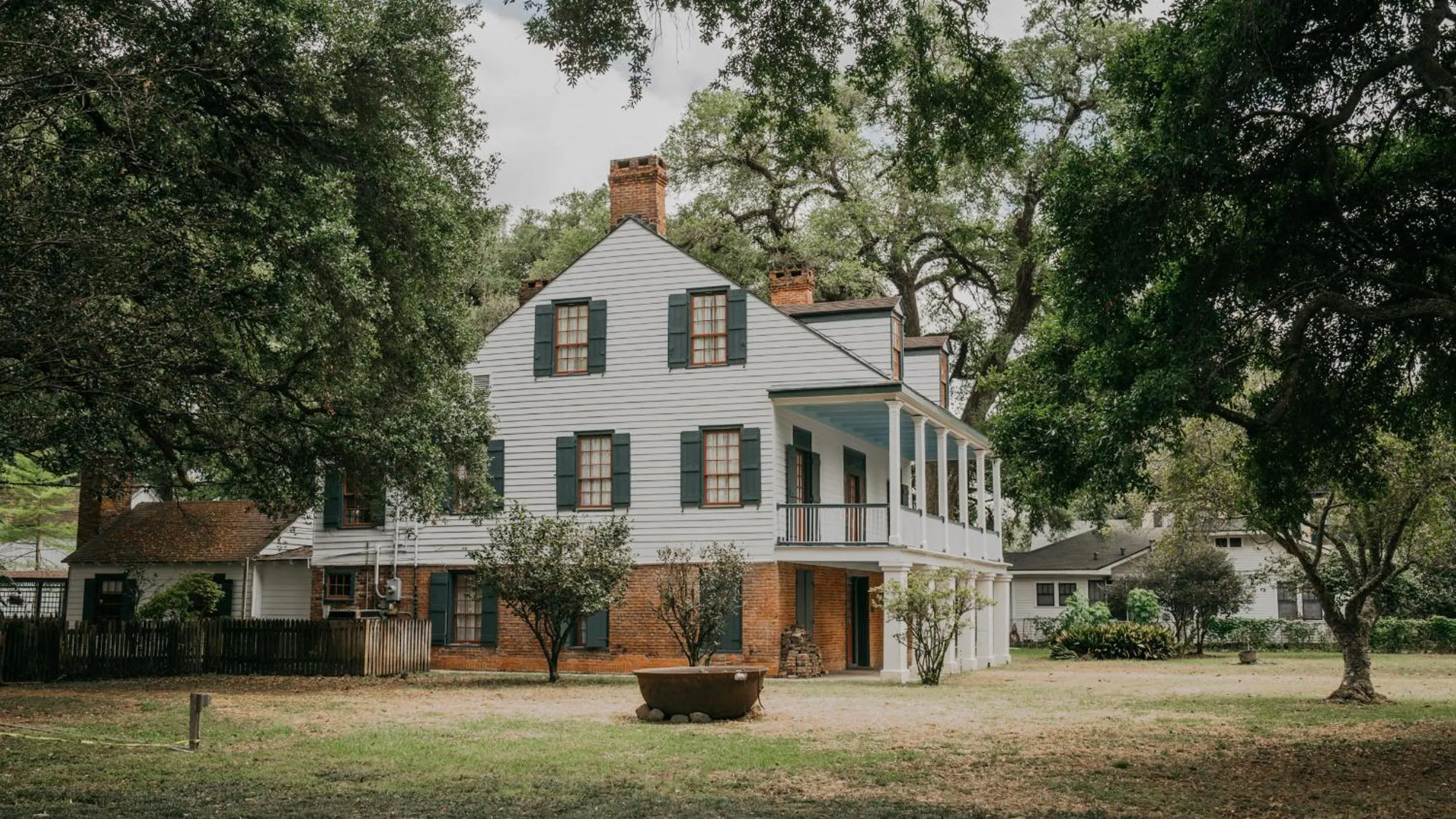 Property building in Maison Mouton Bed & Breakfast