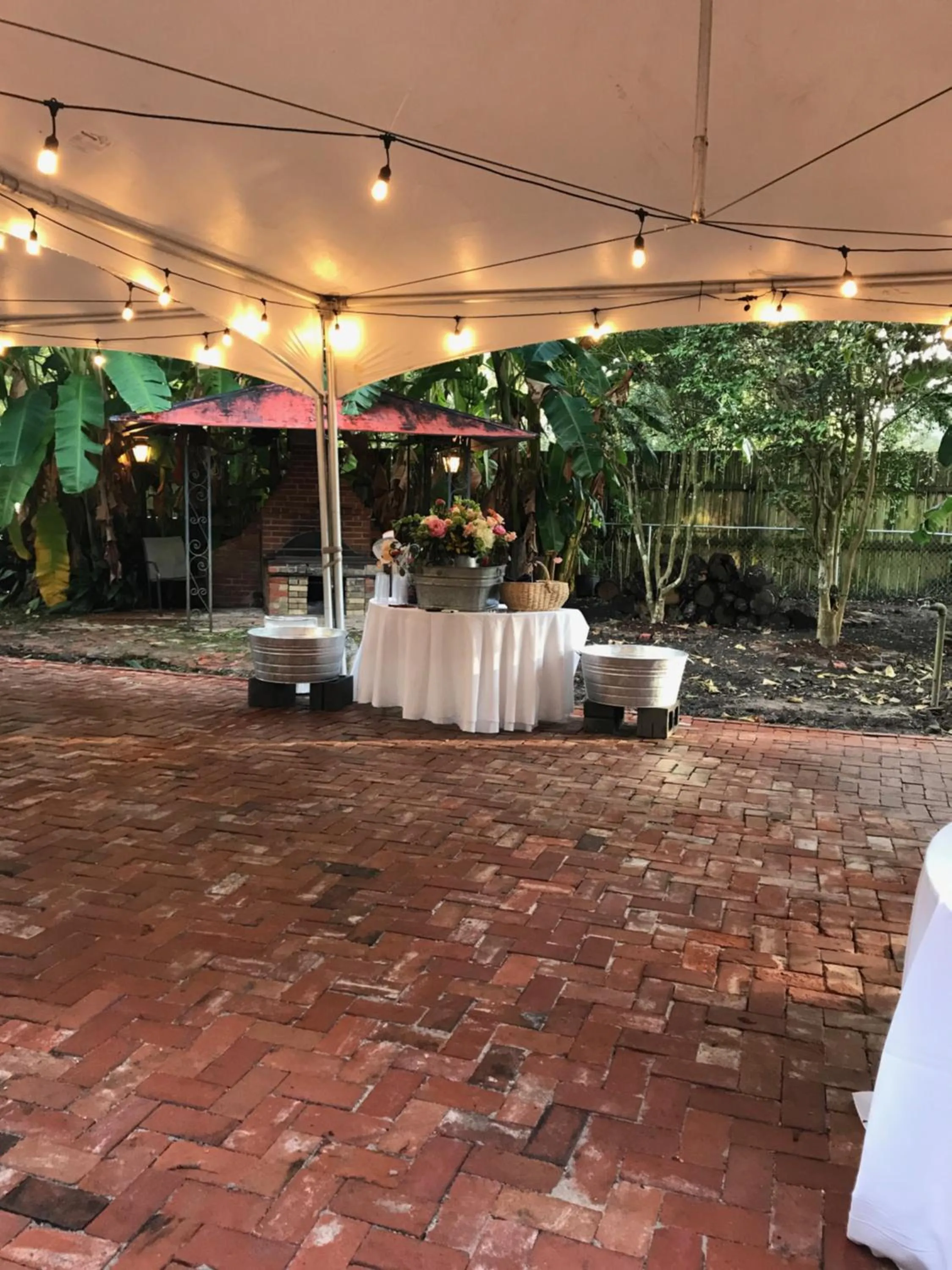 Patio in Maison Mouton Bed & Breakfast