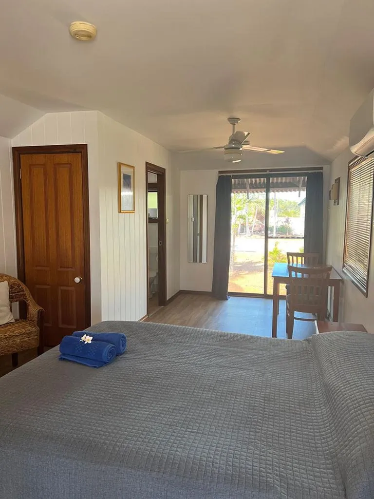 Photo of the whole room, Bed in Broome Vacation Village