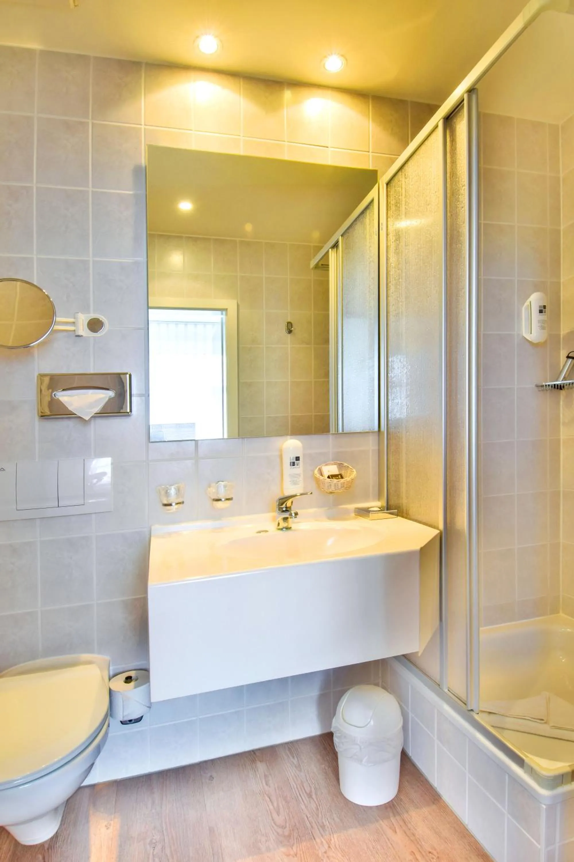 Bathroom in Strandhotel Bansiner Hof