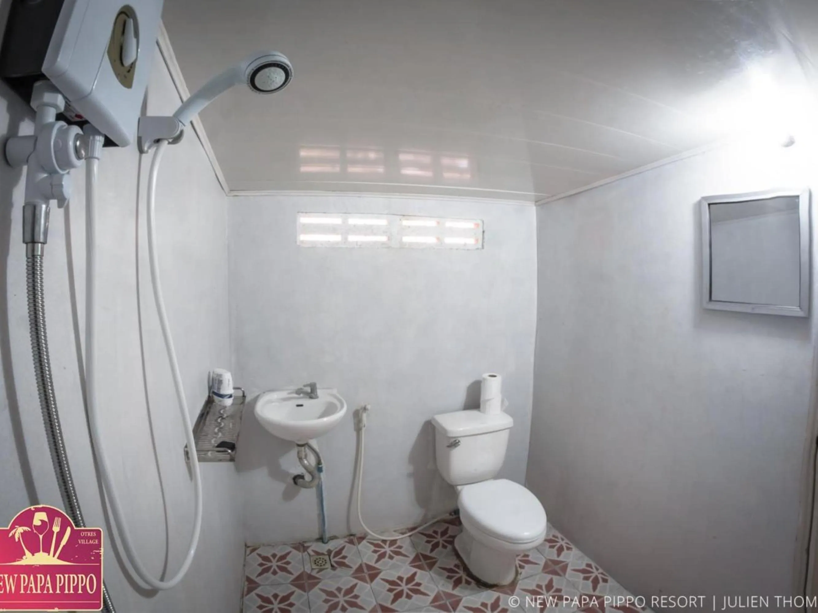 Shower in New Papa Pippo Resort